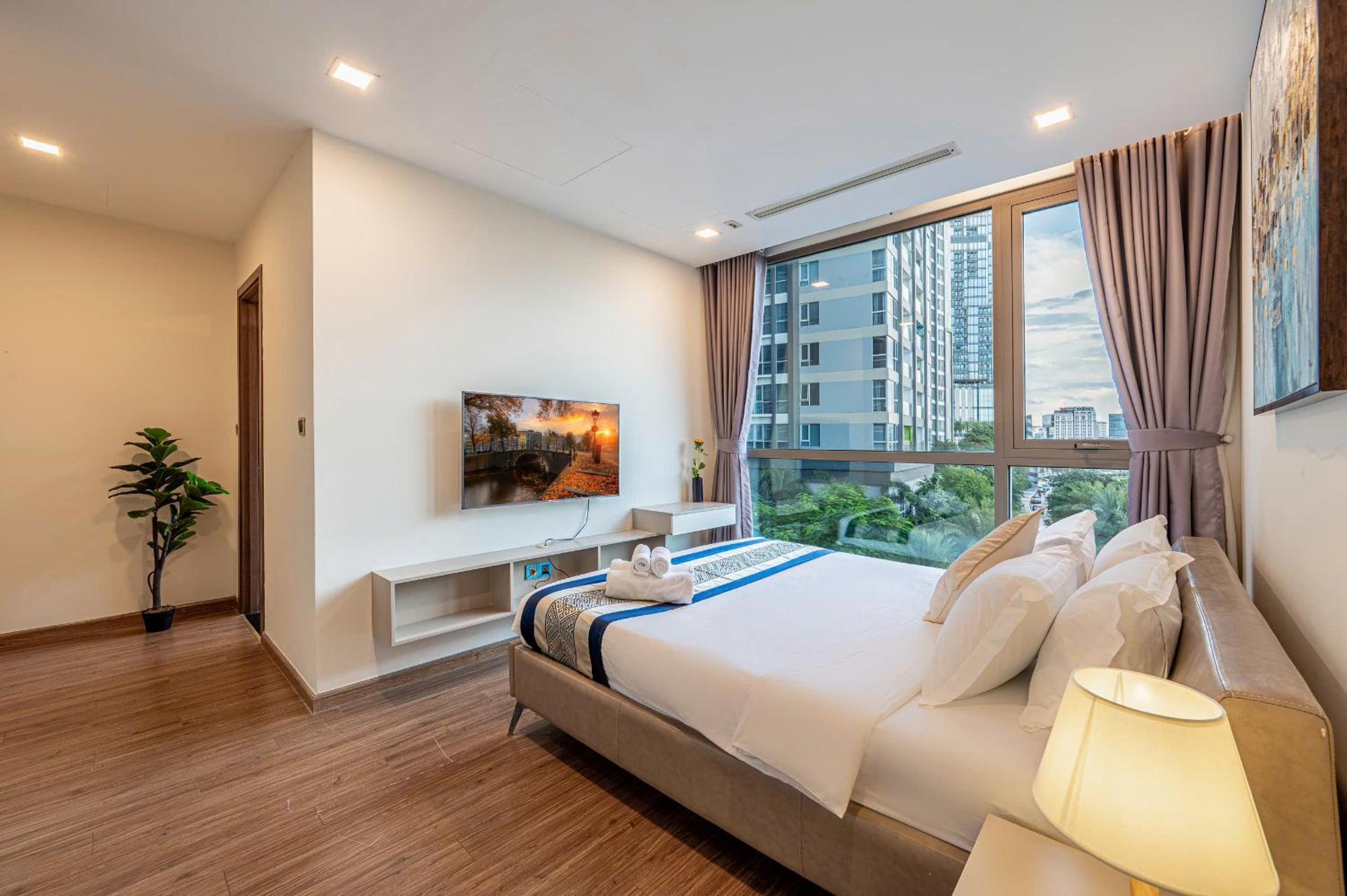Luxury Apartment at Vinhomes Central Park