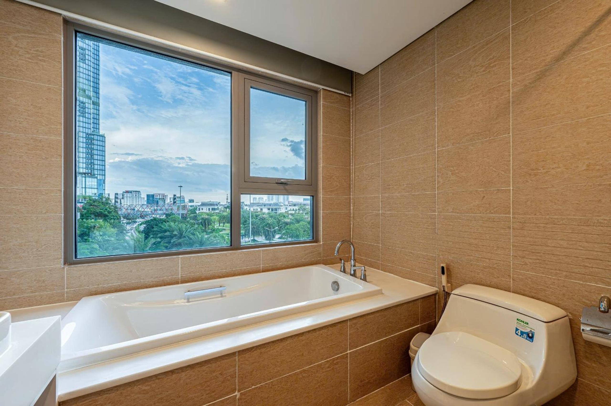 Luxury Apartment at Vinhomes Central Park