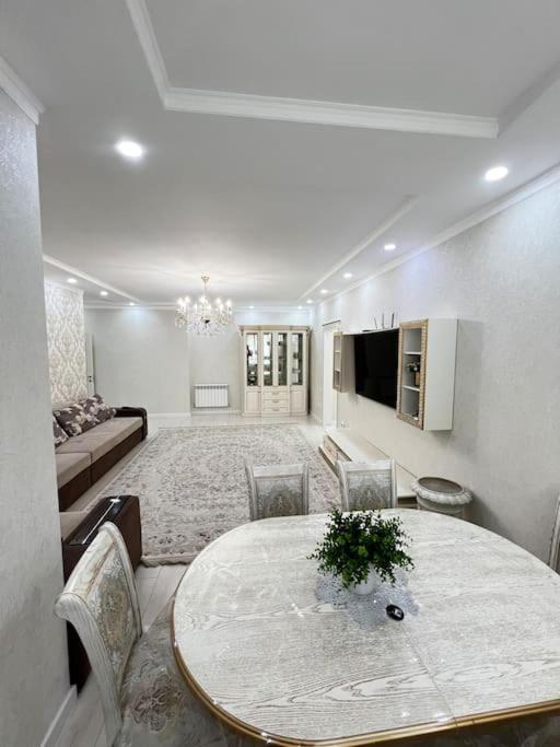 Cozy apartment in hyper center of Bishkek view 3