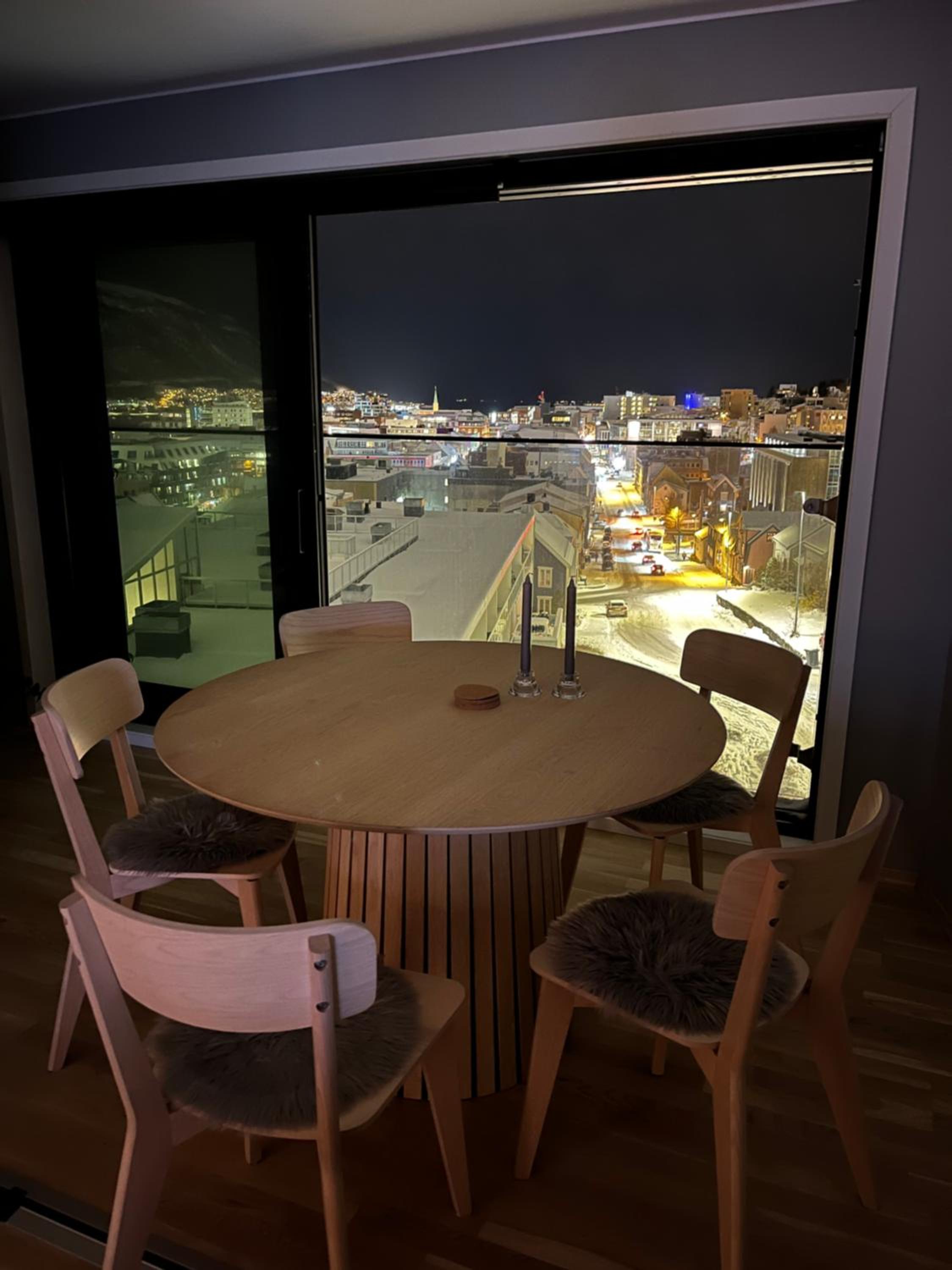 City Center 7th Floor Apartement with Beautiful View 2 bedroom Free parking