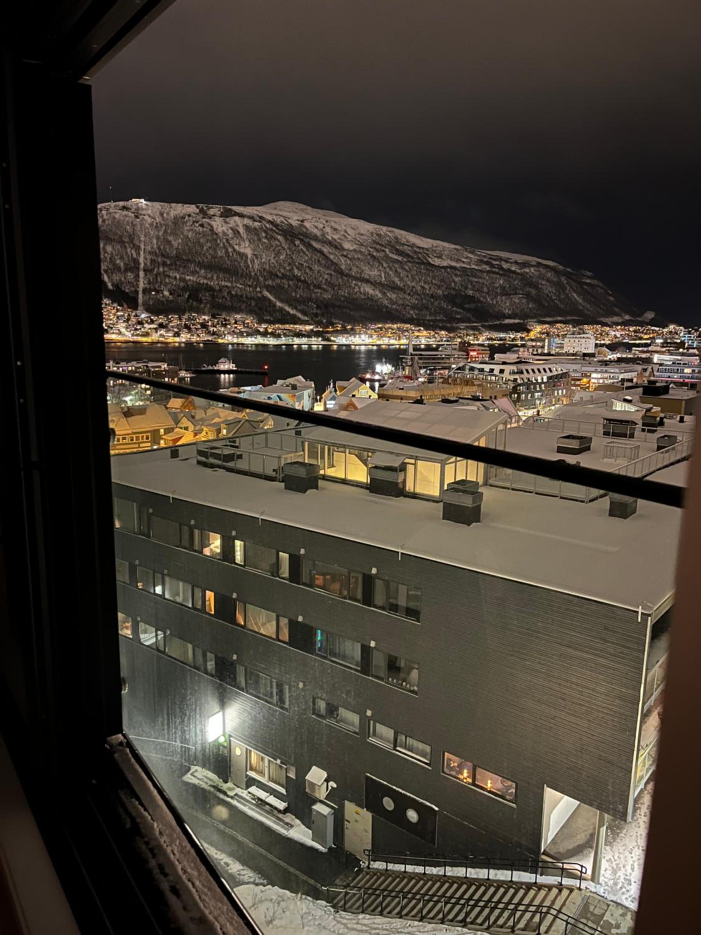 City Center 7th Floor Apartement with Beautiful View 2 bedroom Free parking