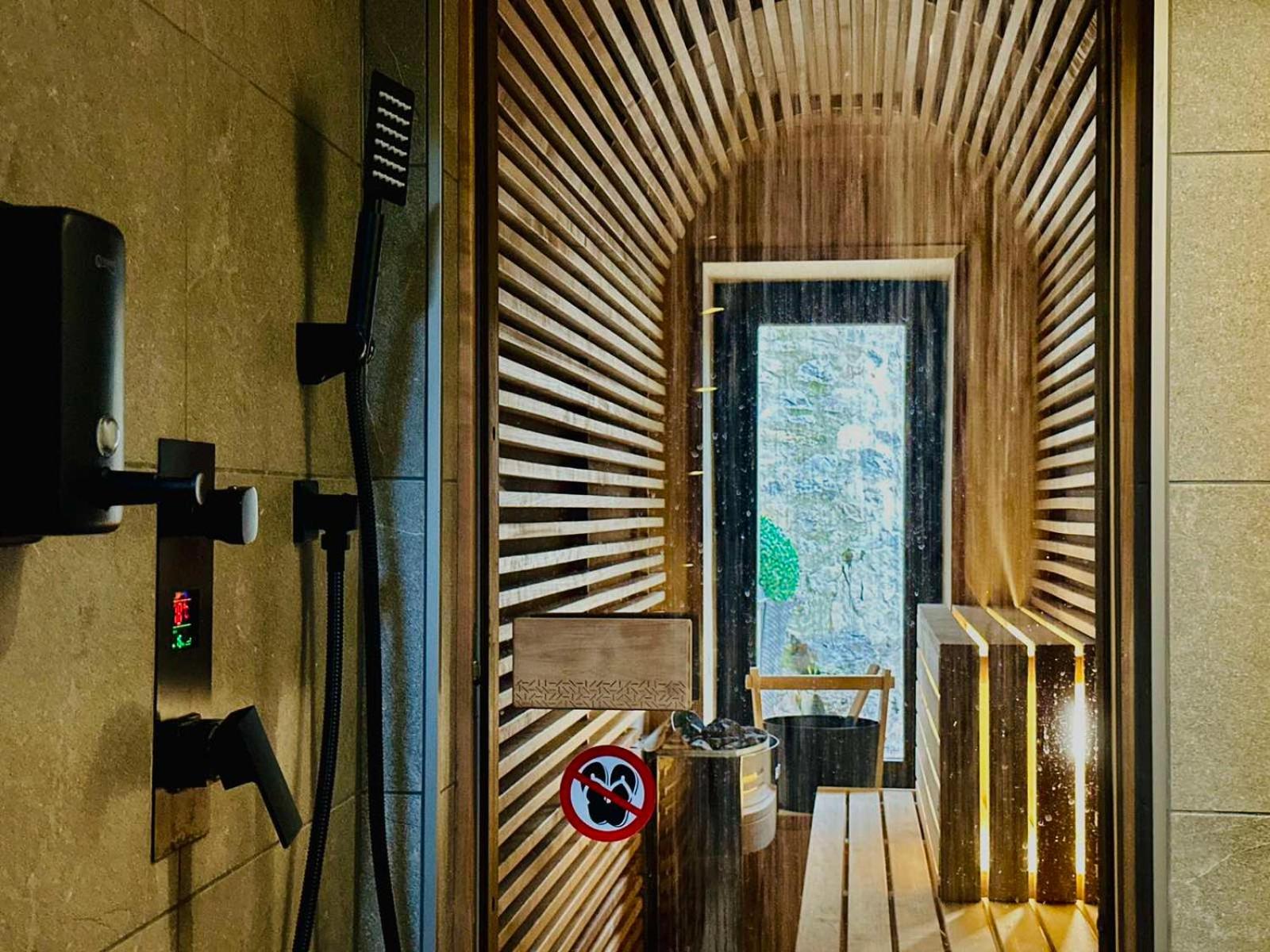 Spa Villa Mezinska Jacuzzi Sauna