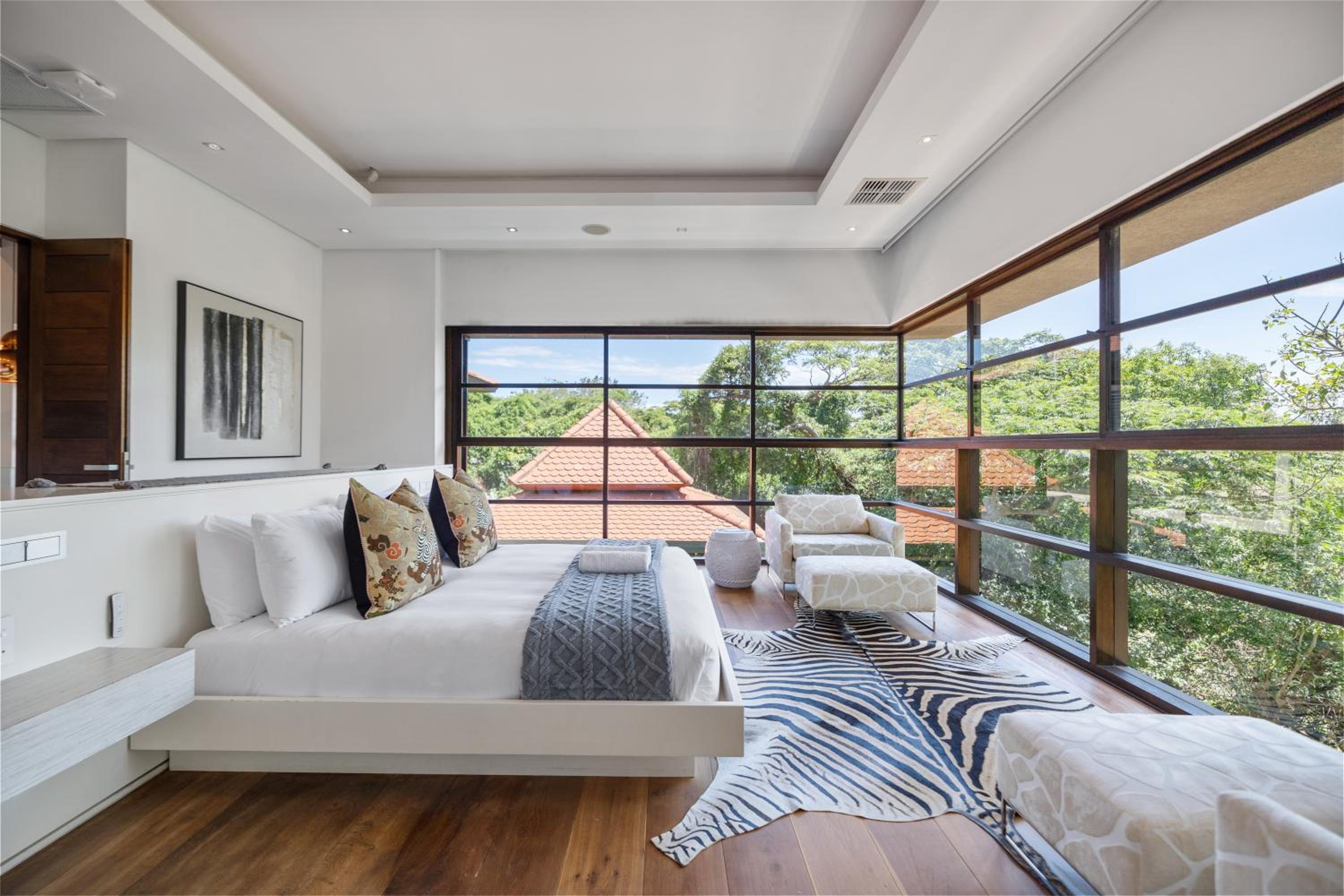 Grand Coastal 4-Bedroom, Luxury Experience in Zimbali view 2