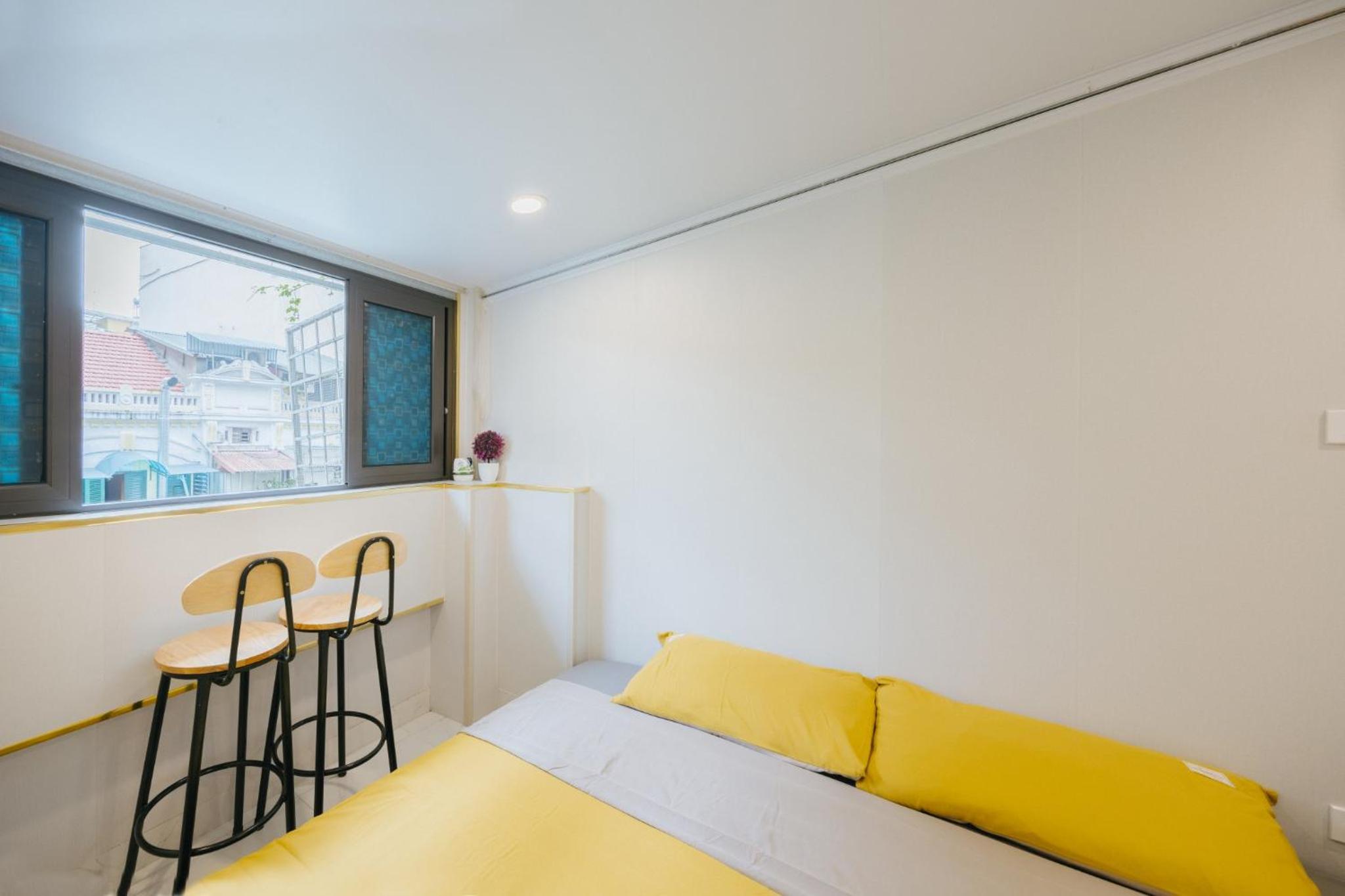 Balcony Street VIEW apartment/ Hanoi OLD Quarter/ Netflix