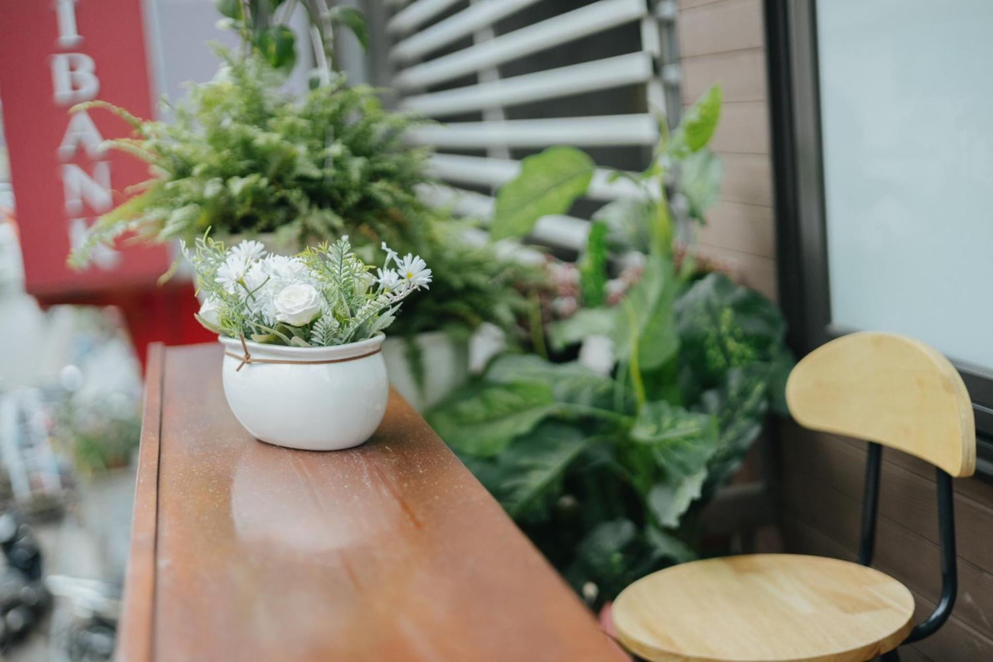 Balcony Street VIEW apartment/ Hanoi OLD Quarter/ Netflix
