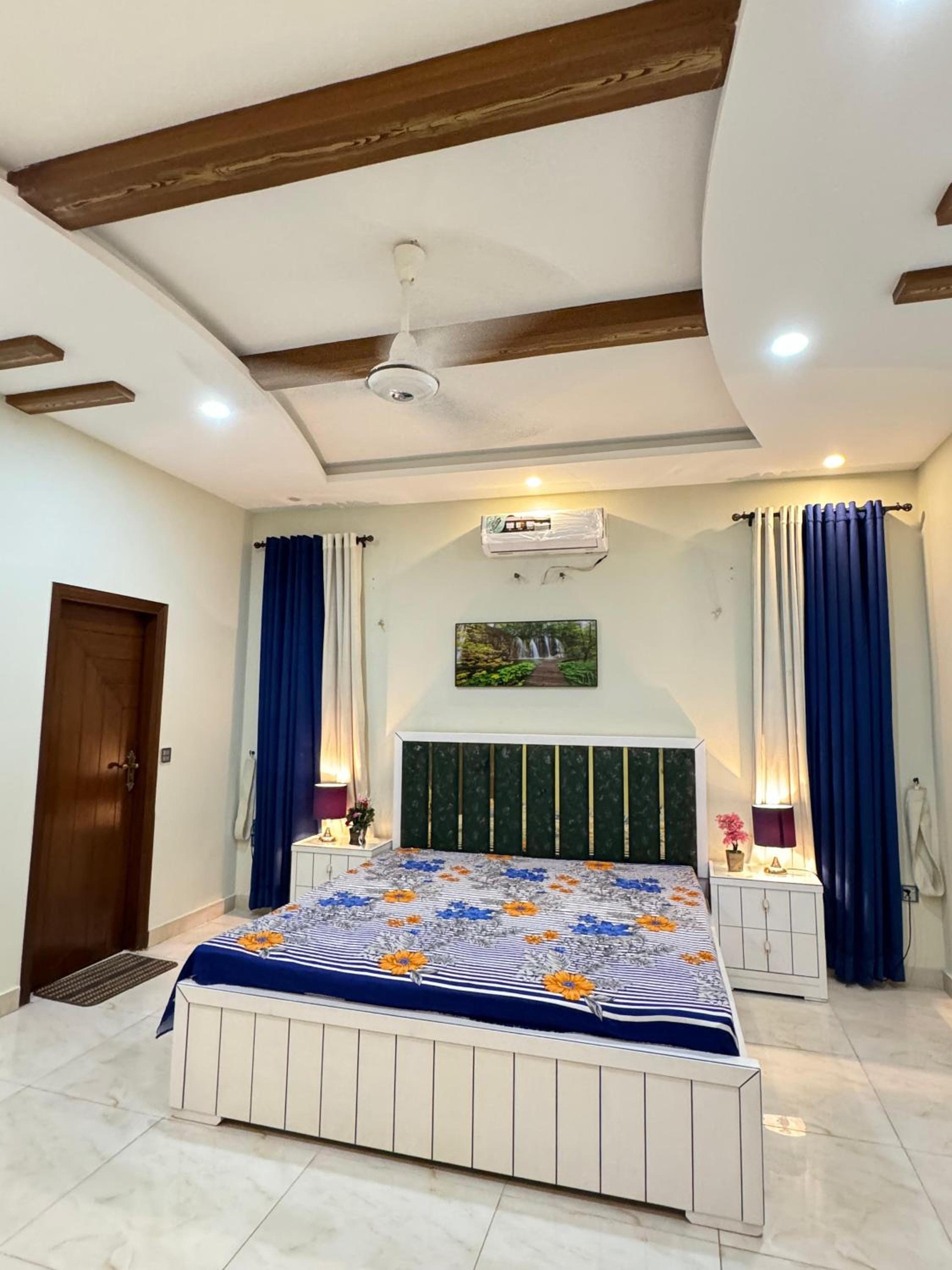 Exclusive Homes 2 Bed in DHA, Karachi view 2