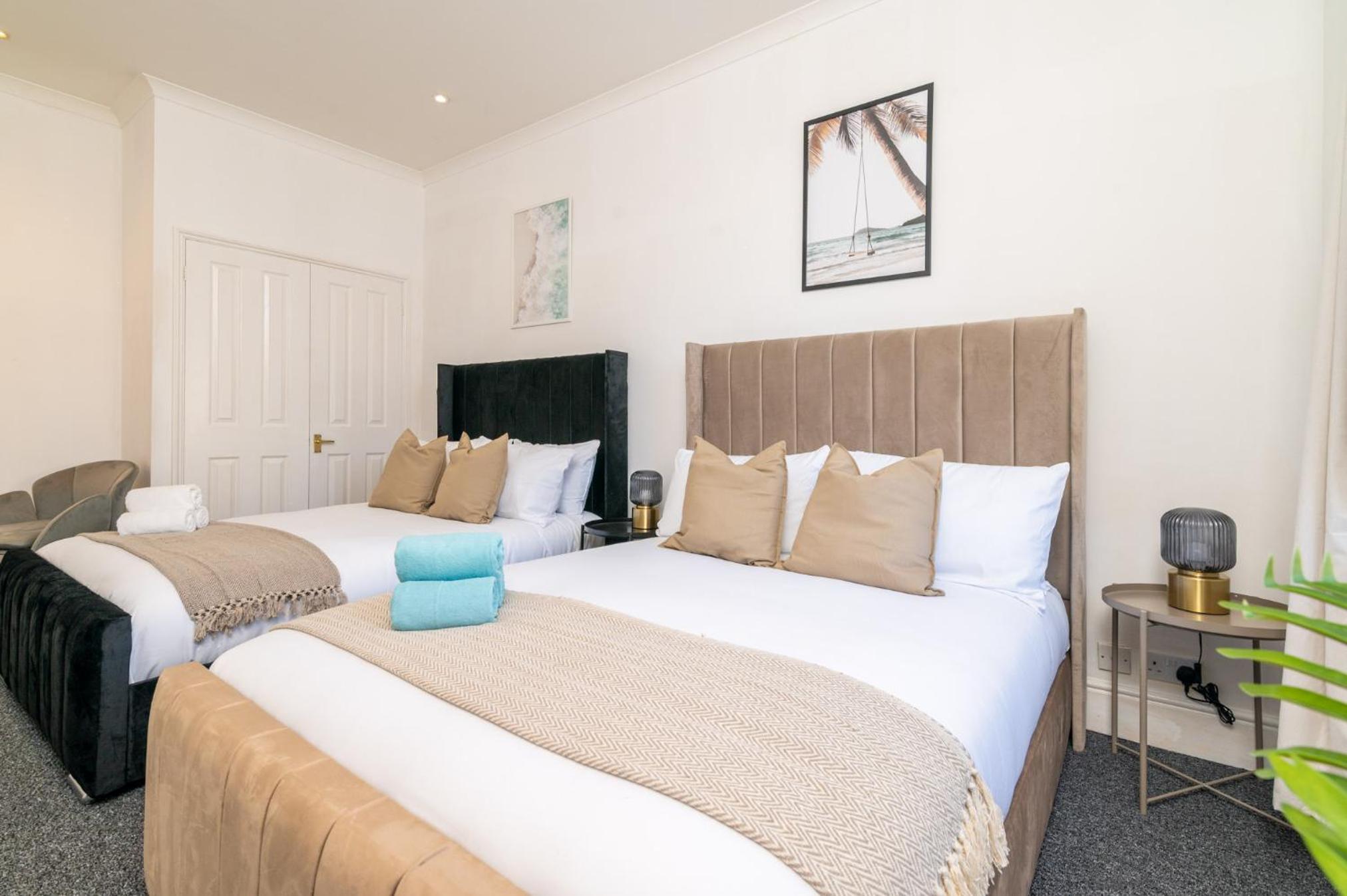 1BR & 2BR Apts By LiveStay Short Lets & Serviced Accommodation London With Free Wifi