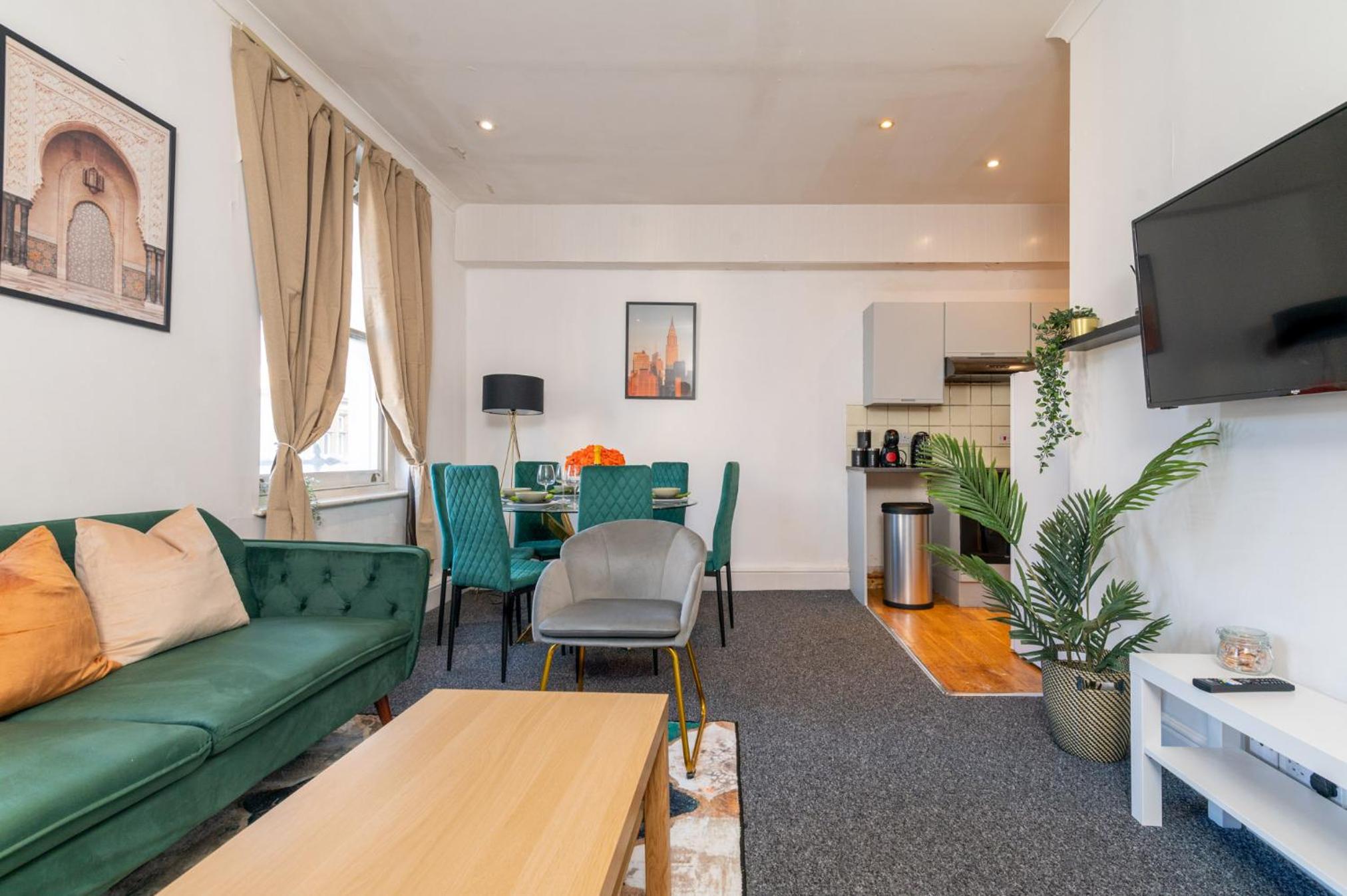 1BR & 2BR Apts By LiveStay Short Lets & Serviced Accommodation London With Free Wifi