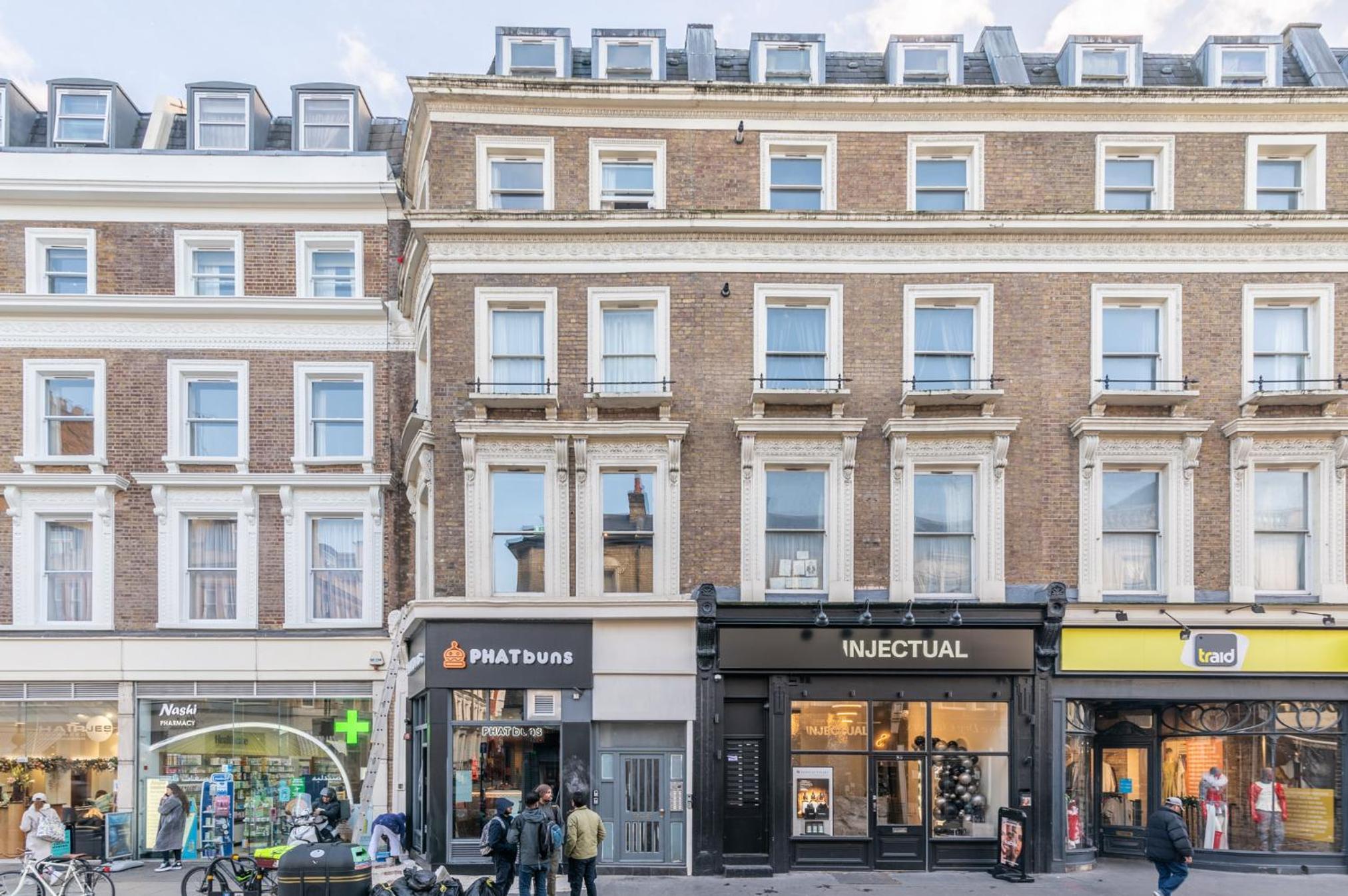 1BR & 2BR Apts By LiveStay Short Lets & Serviced Accommodation London With Free Wifi