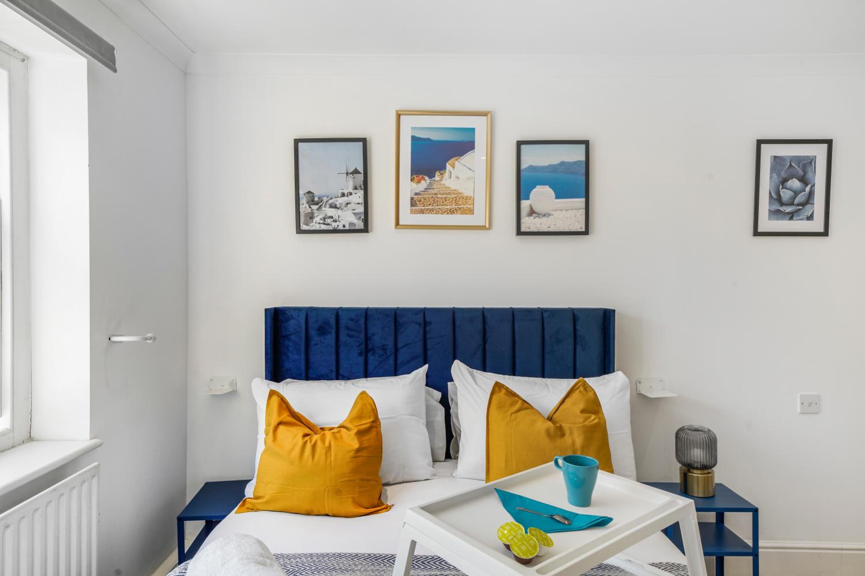 1BR & 2BR Apts By LiveStay Short Lets & Serviced Accommodation London With Free Wifi