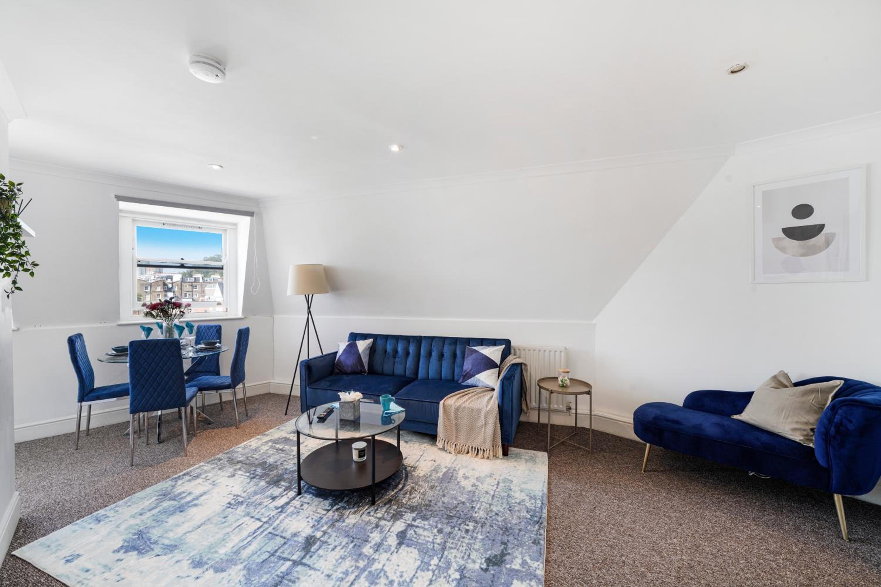 1BR & 2BR Apts By LiveStay Short Lets & Serviced Accommodation London With Free Wifi