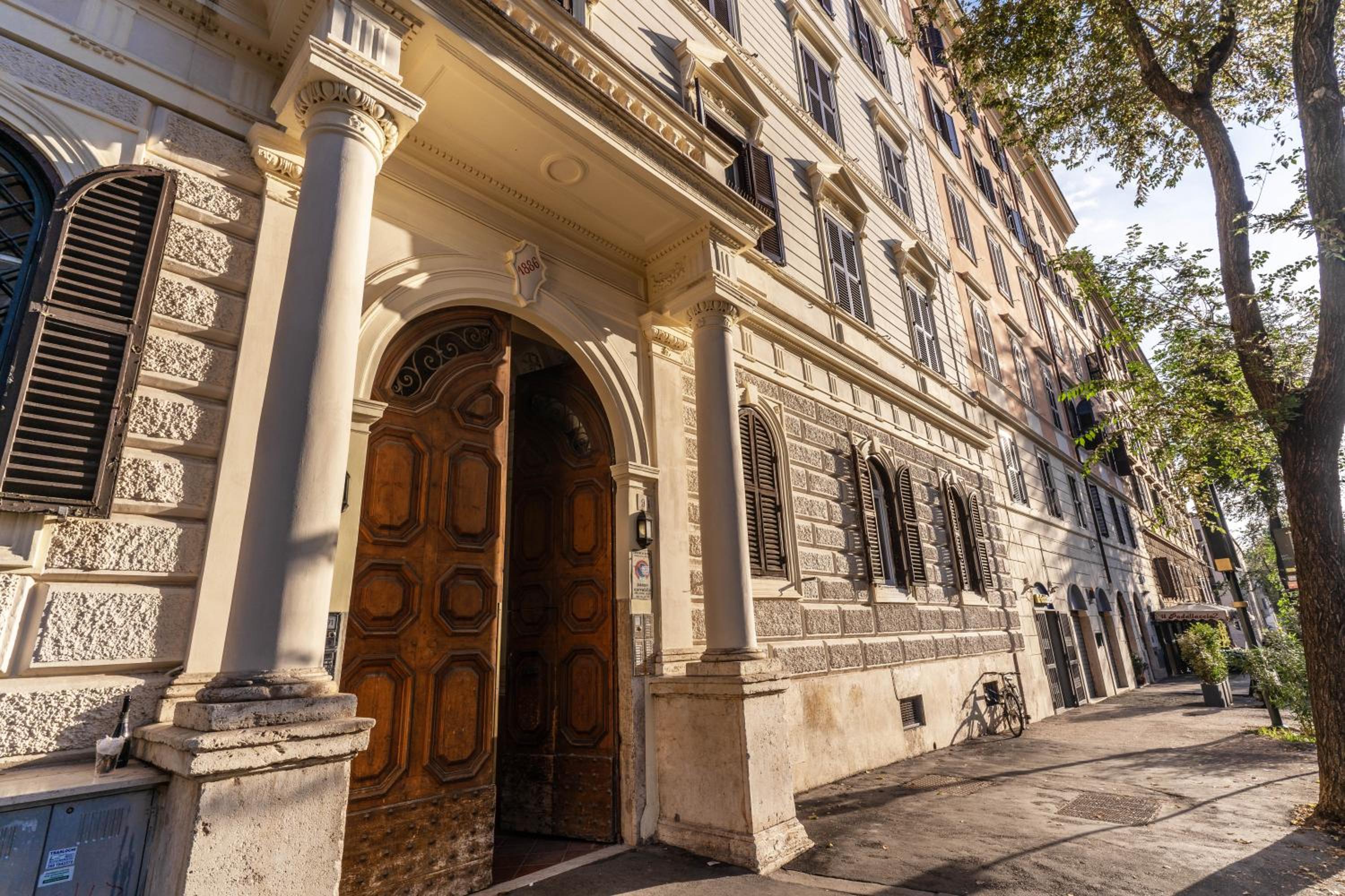 Domus Alessandro City Apartment