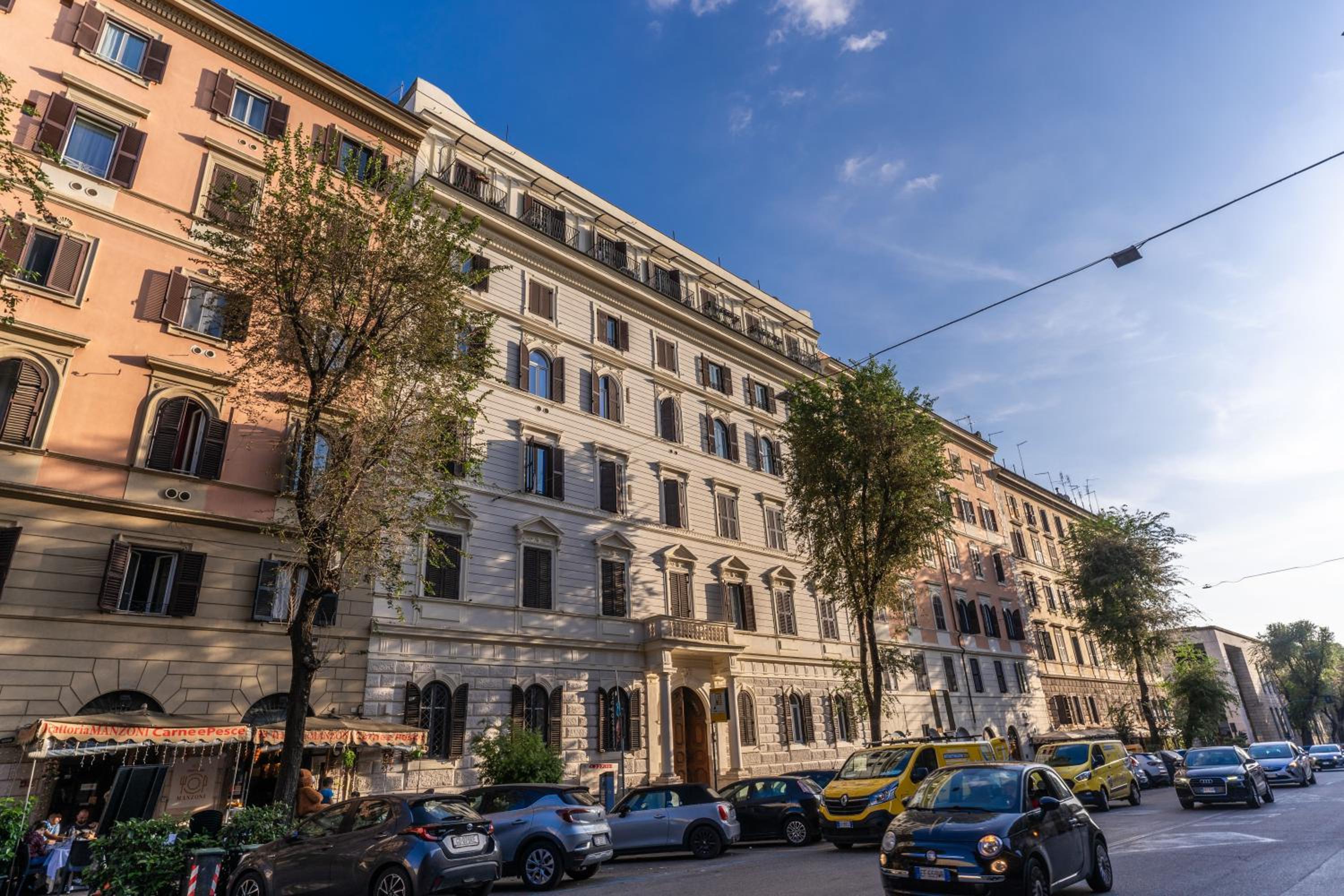 Domus Alessandro City Apartment