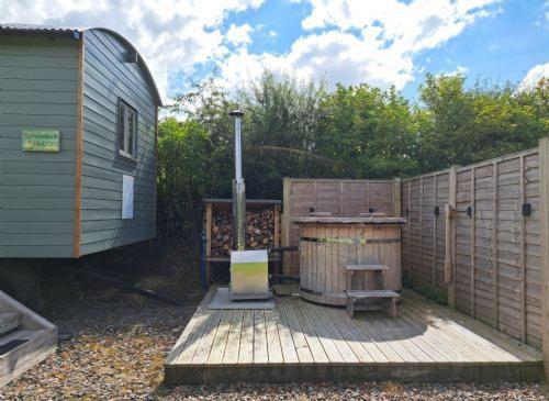 Puddleduck Hut Armathwaite with hot tub and dog agility course, perfect for a romantic break