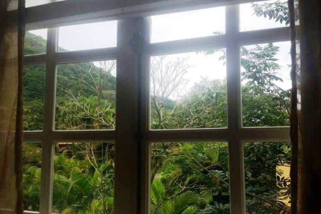 Casinha Charmosa em Camburizinho a 250m da Praia