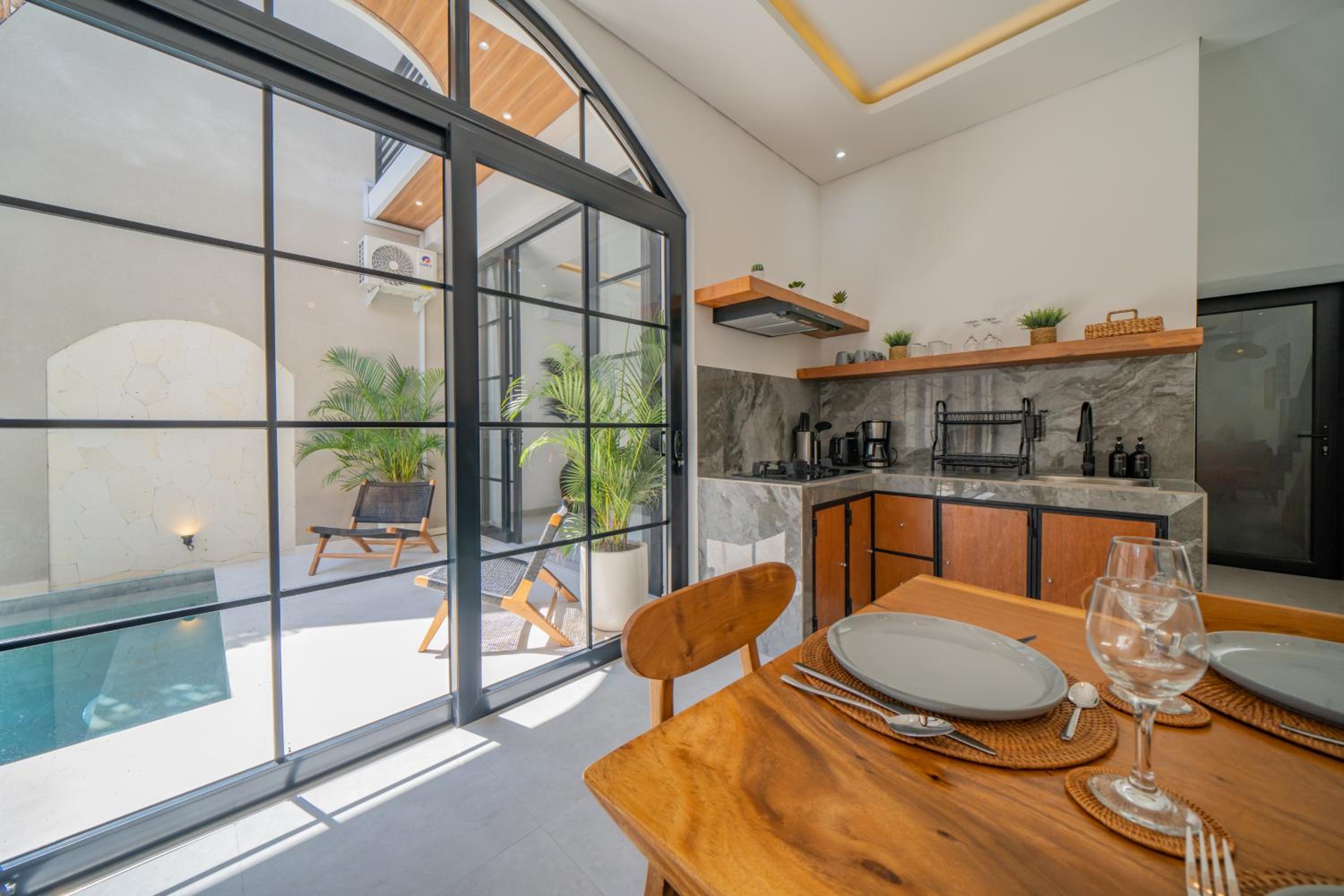 Villa Twin 1 - Stylish 3 bedroom VILLA w private pool in Berawa view 5