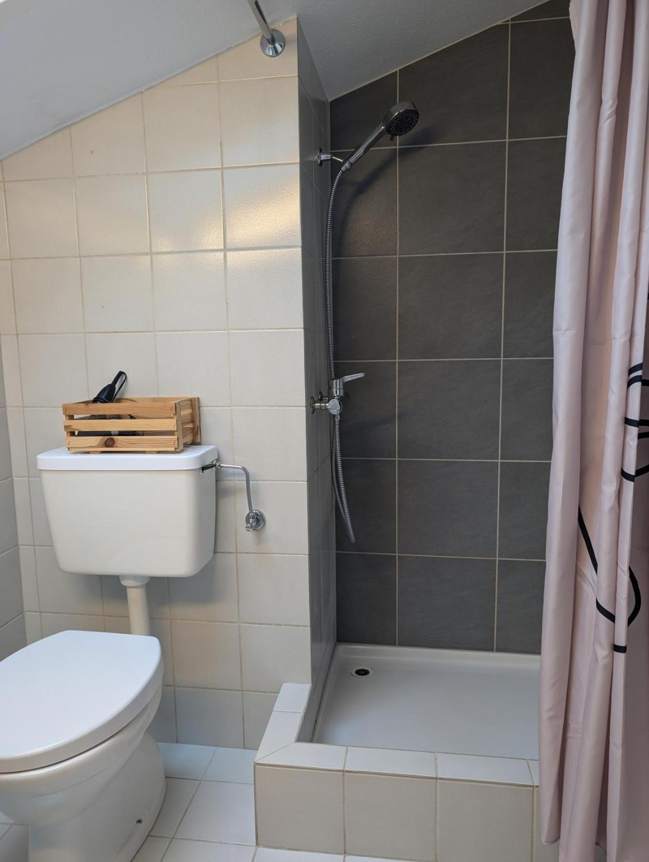 Stilvolles Privatzimmer im Einfamilienhaus nahe Basel