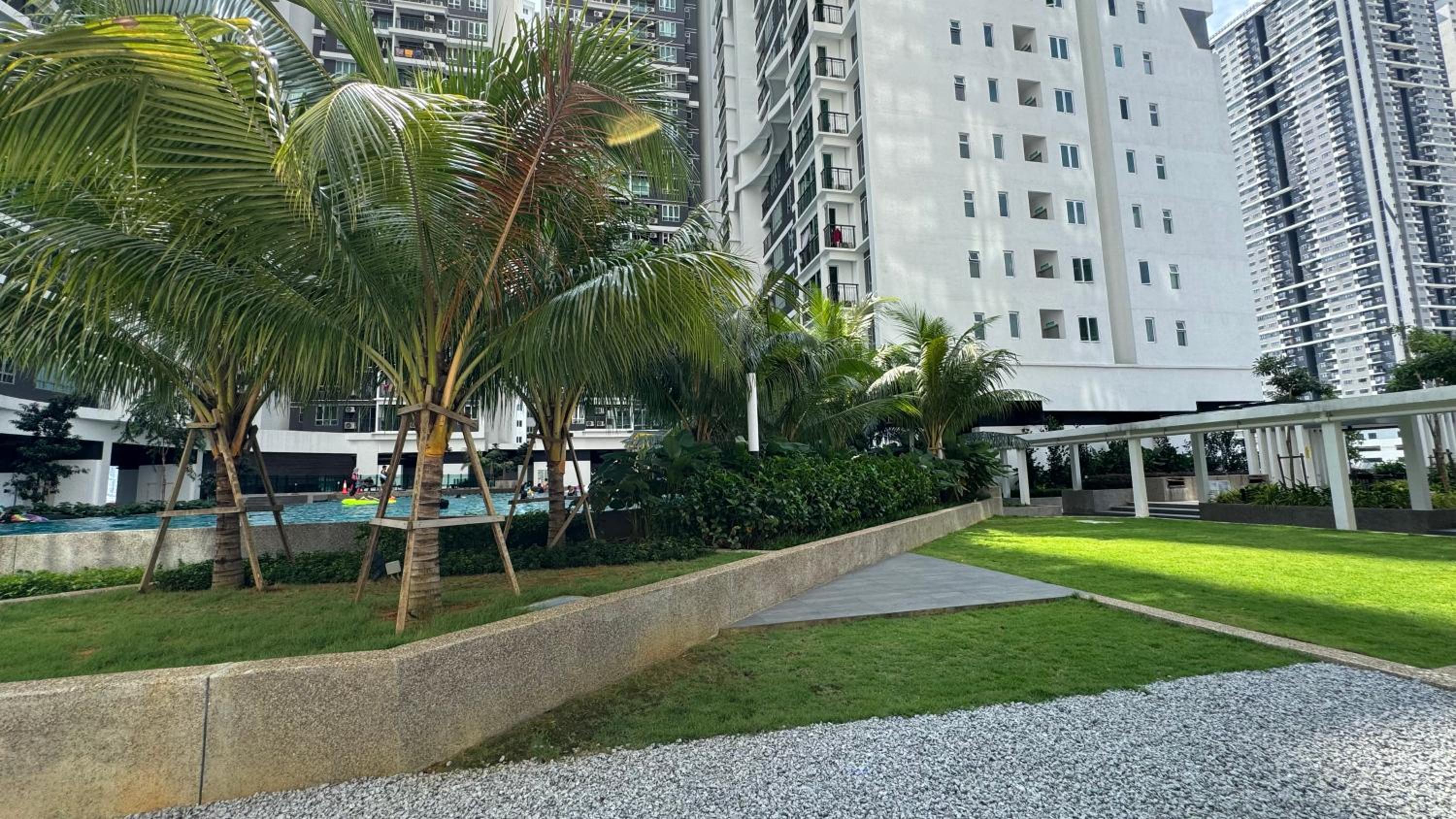 MH Platinum 2 Blissful Fully Aircon SUITE