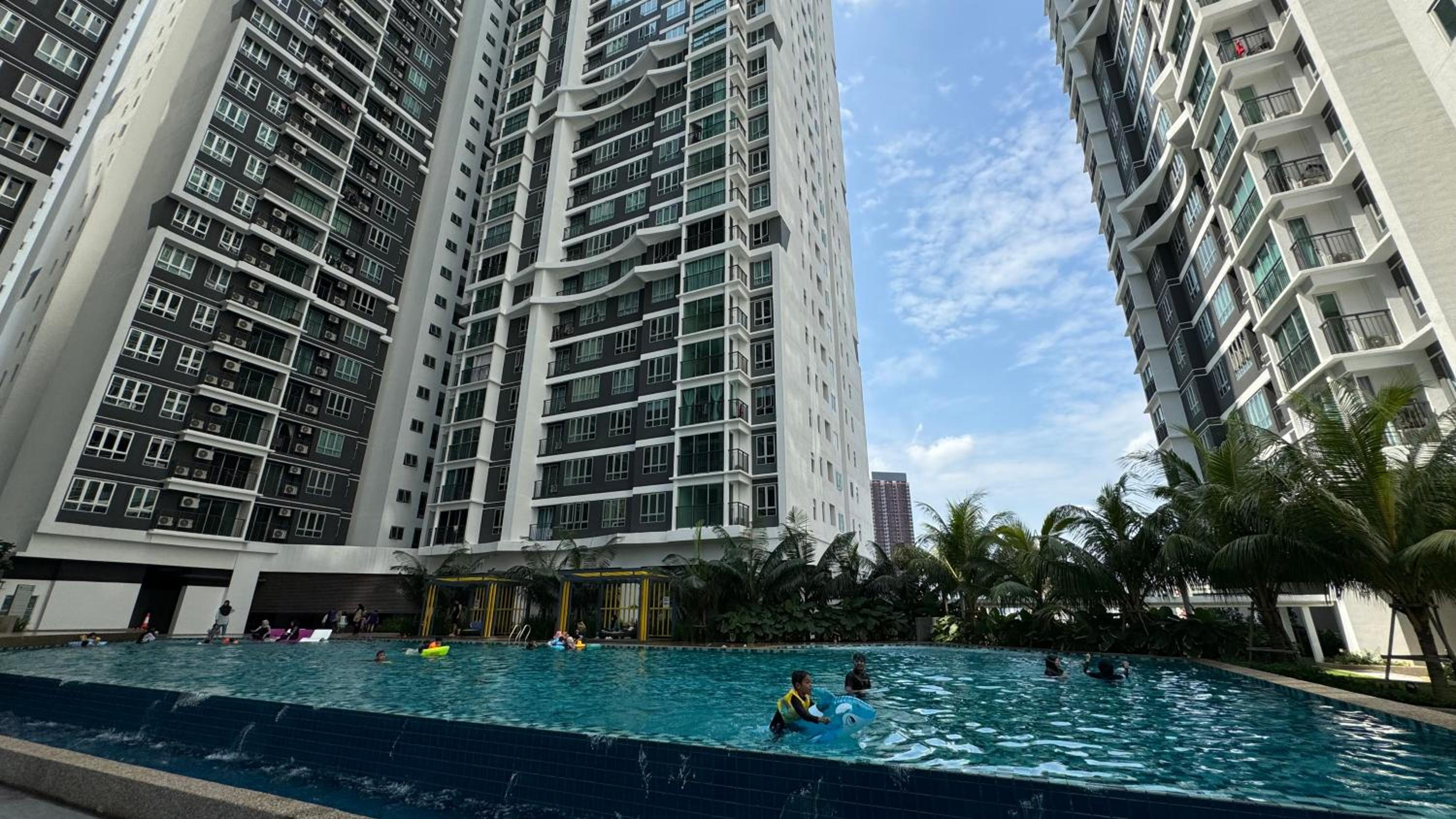 MH Platinum 2 Blissful Fully Aircon SUITE