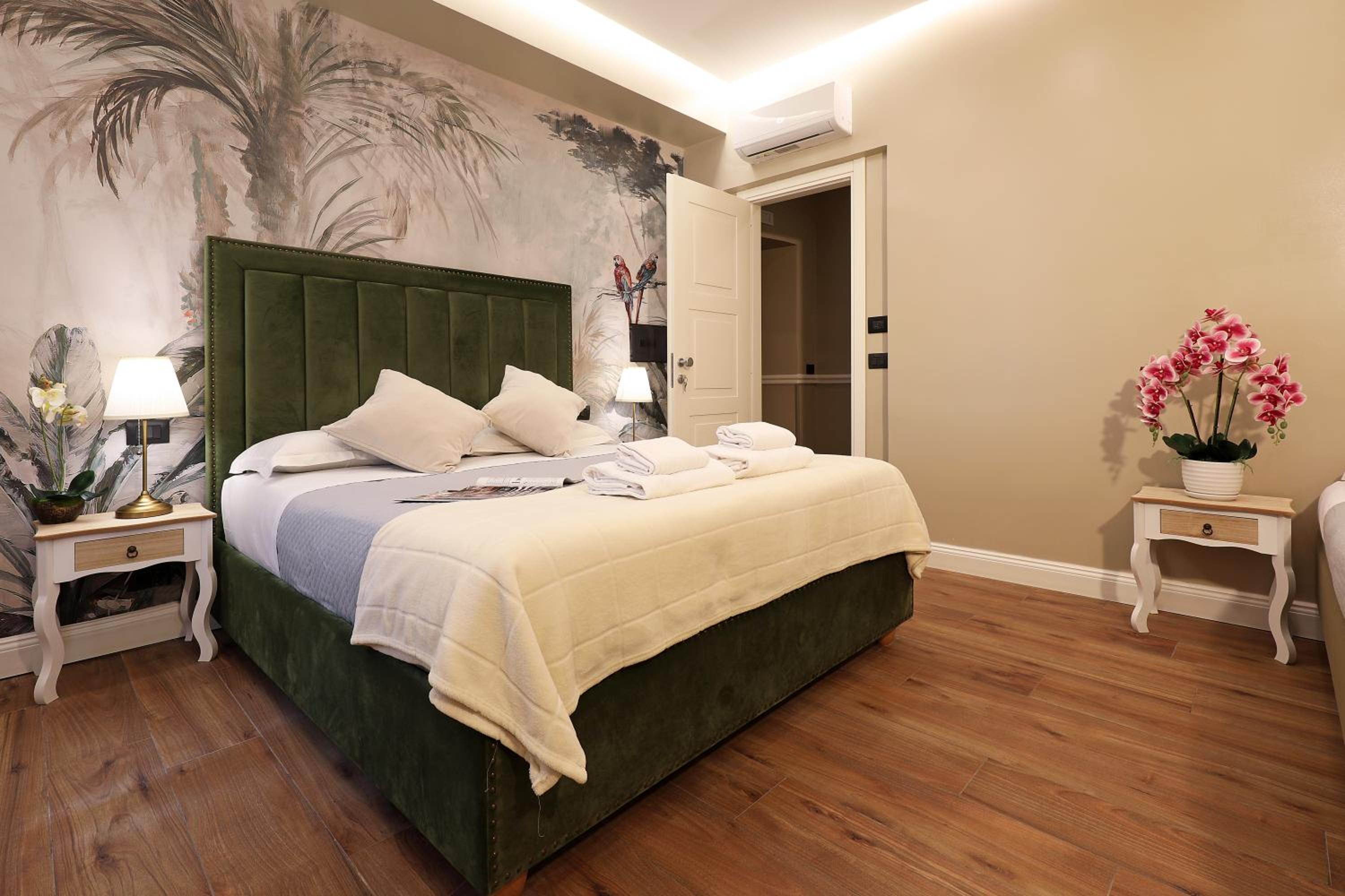 Grand Tour Rome Suites - Liberty Collection