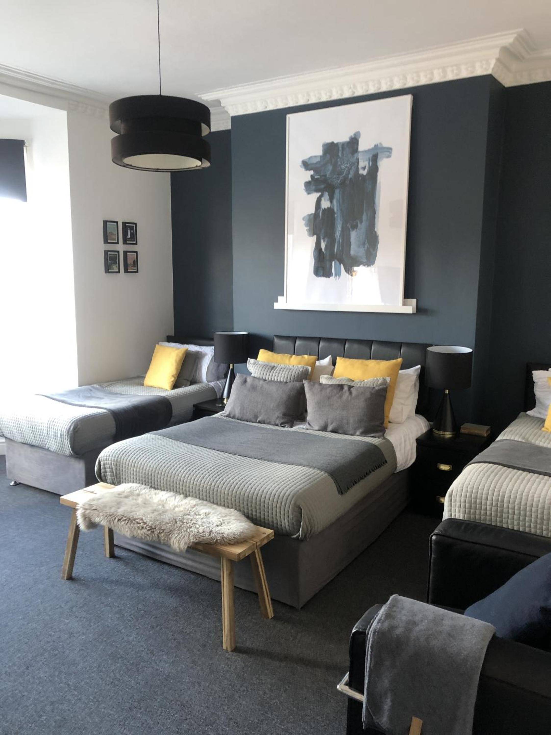 Whitley Bay Vacations - The Metropolitan Guest House - Property Image 2
