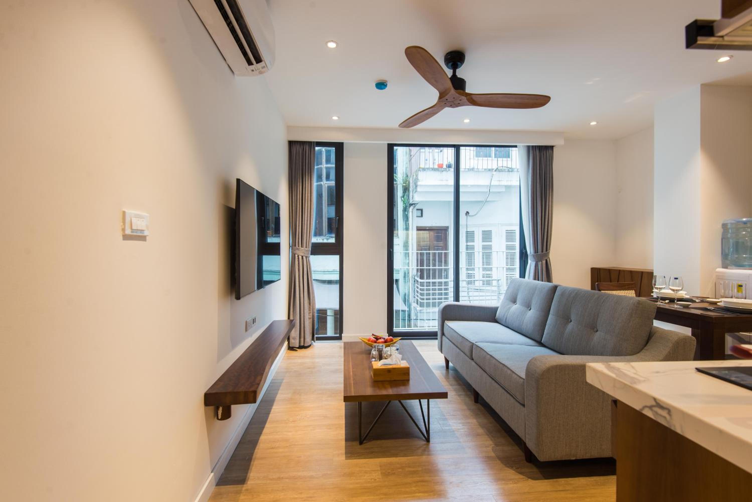 22housing Hotel & Apartment 81 Linh Lang