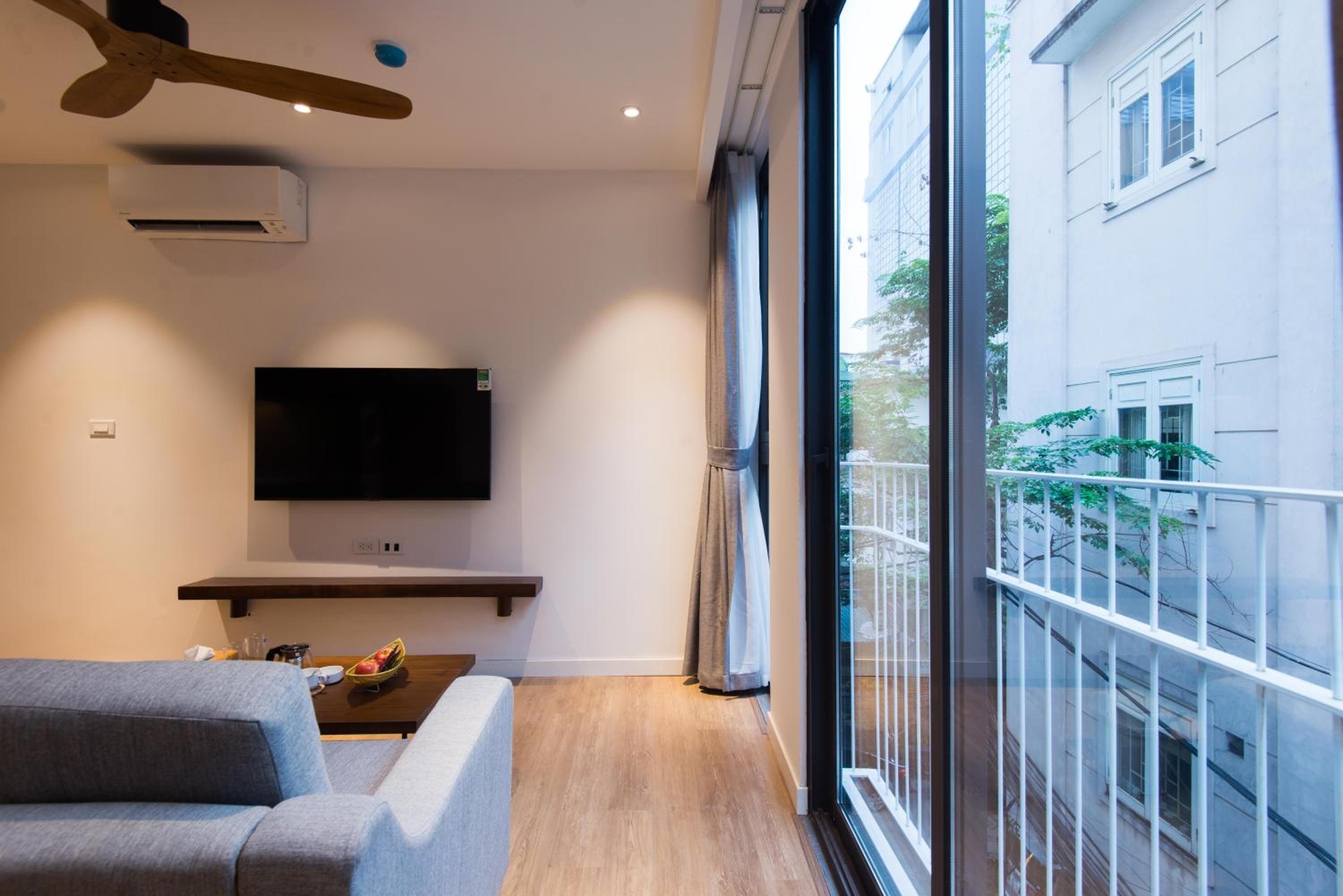 22housing Hotel & Apartment 81 Linh Lang