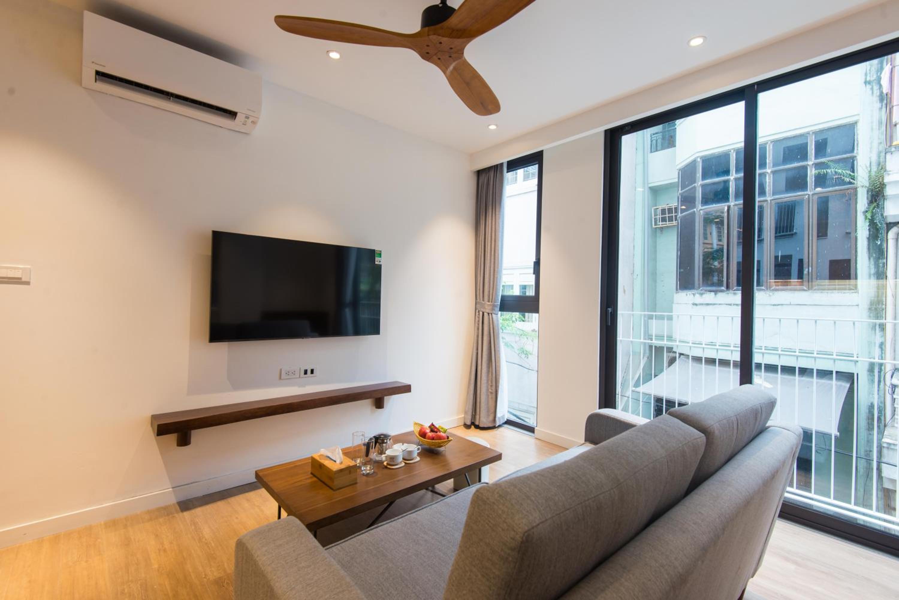 22housing Hotel & Apartment 81 Linh Lang
