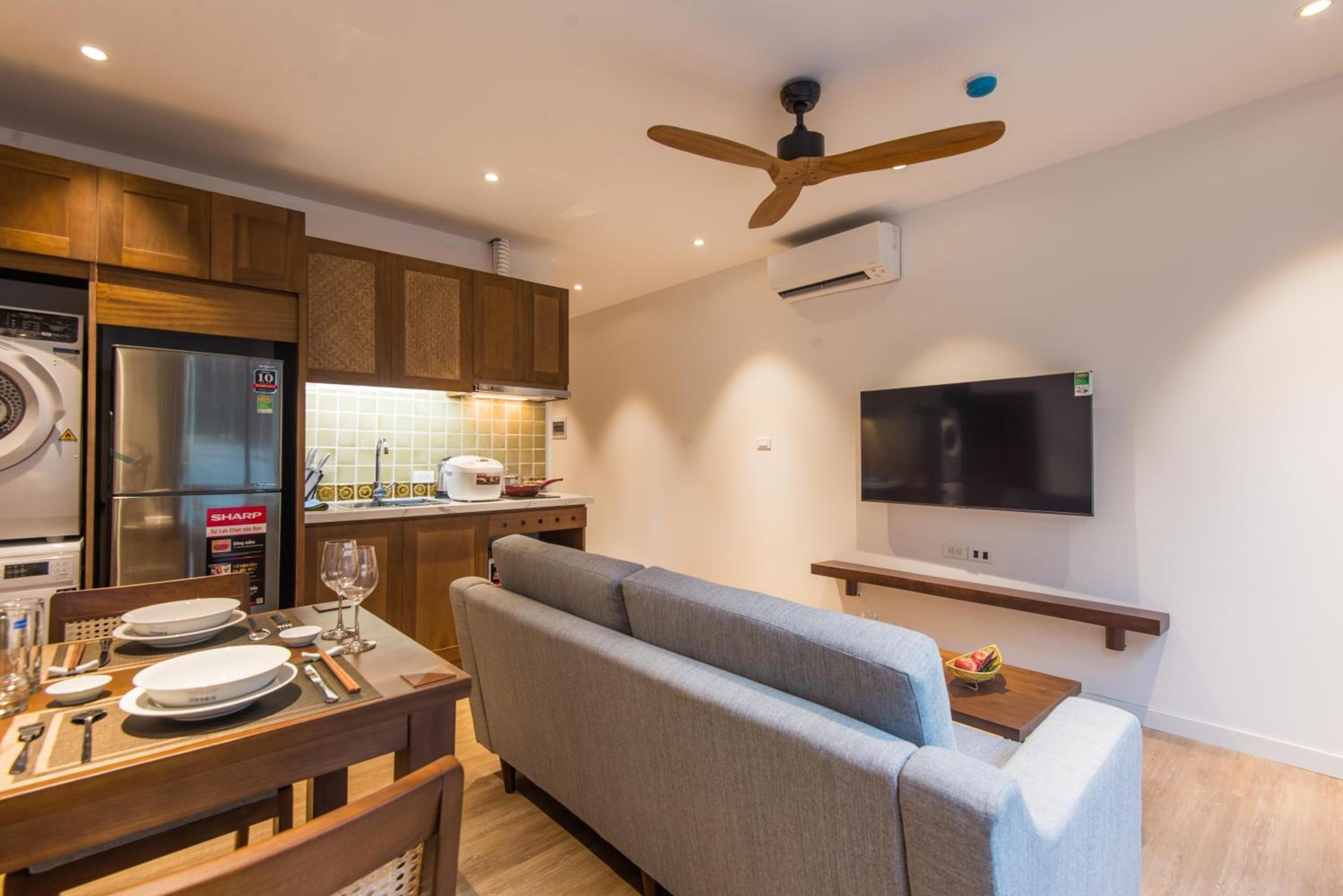 22housing Hotel & Apartment 81 Linh Lang