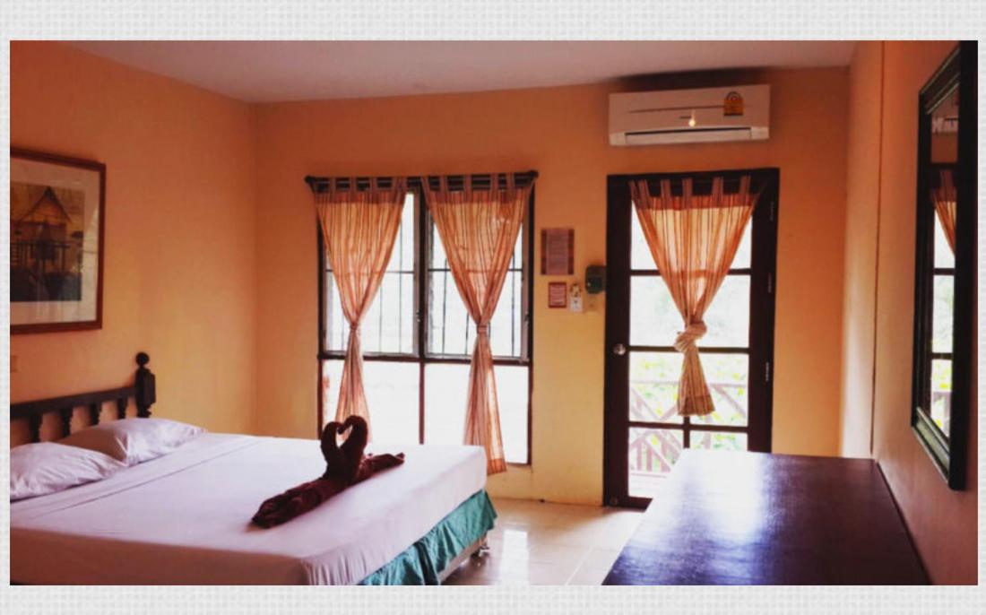 Tropical Garden Bungalow