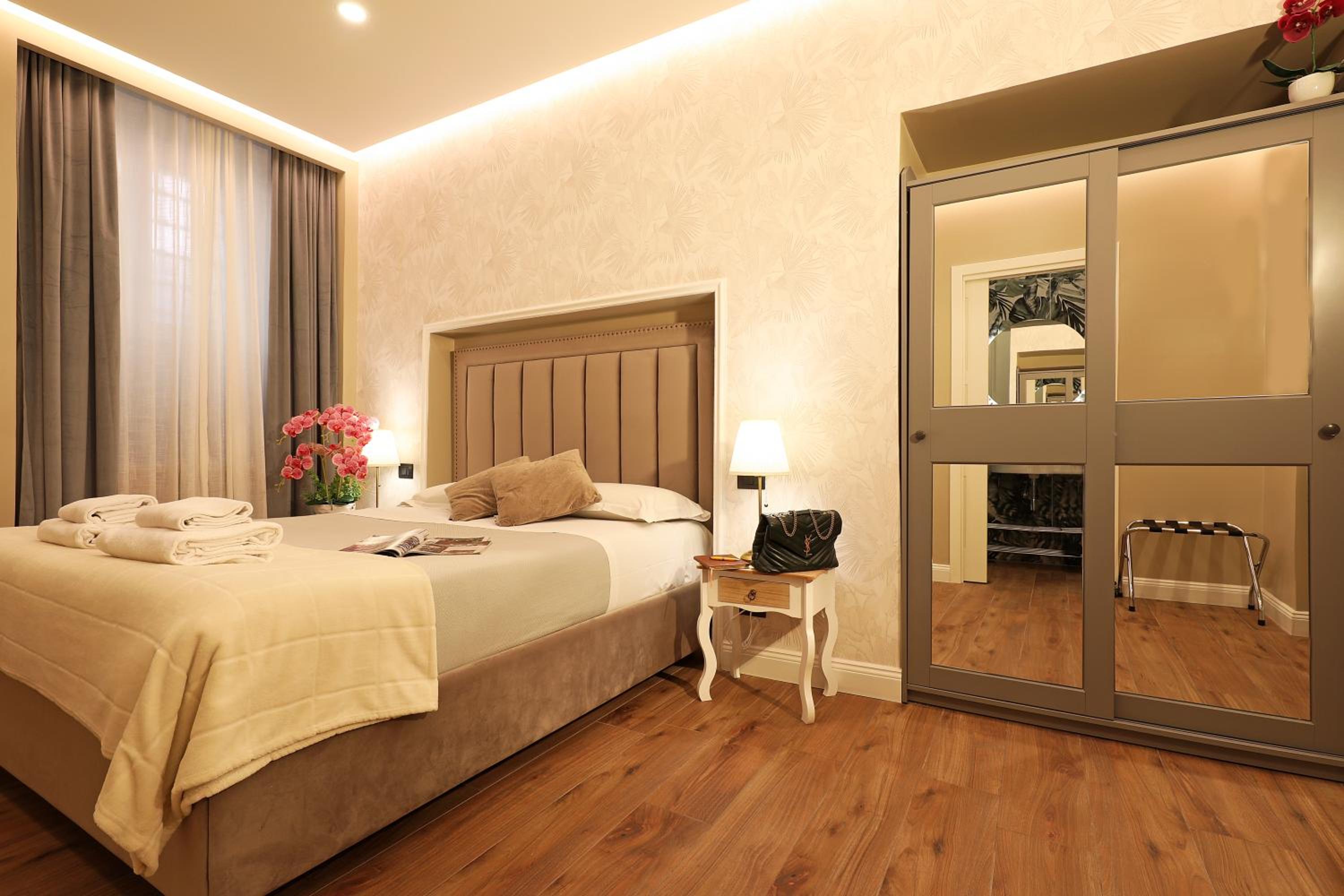 Grand Tour Rome Suites - Liberty Collection