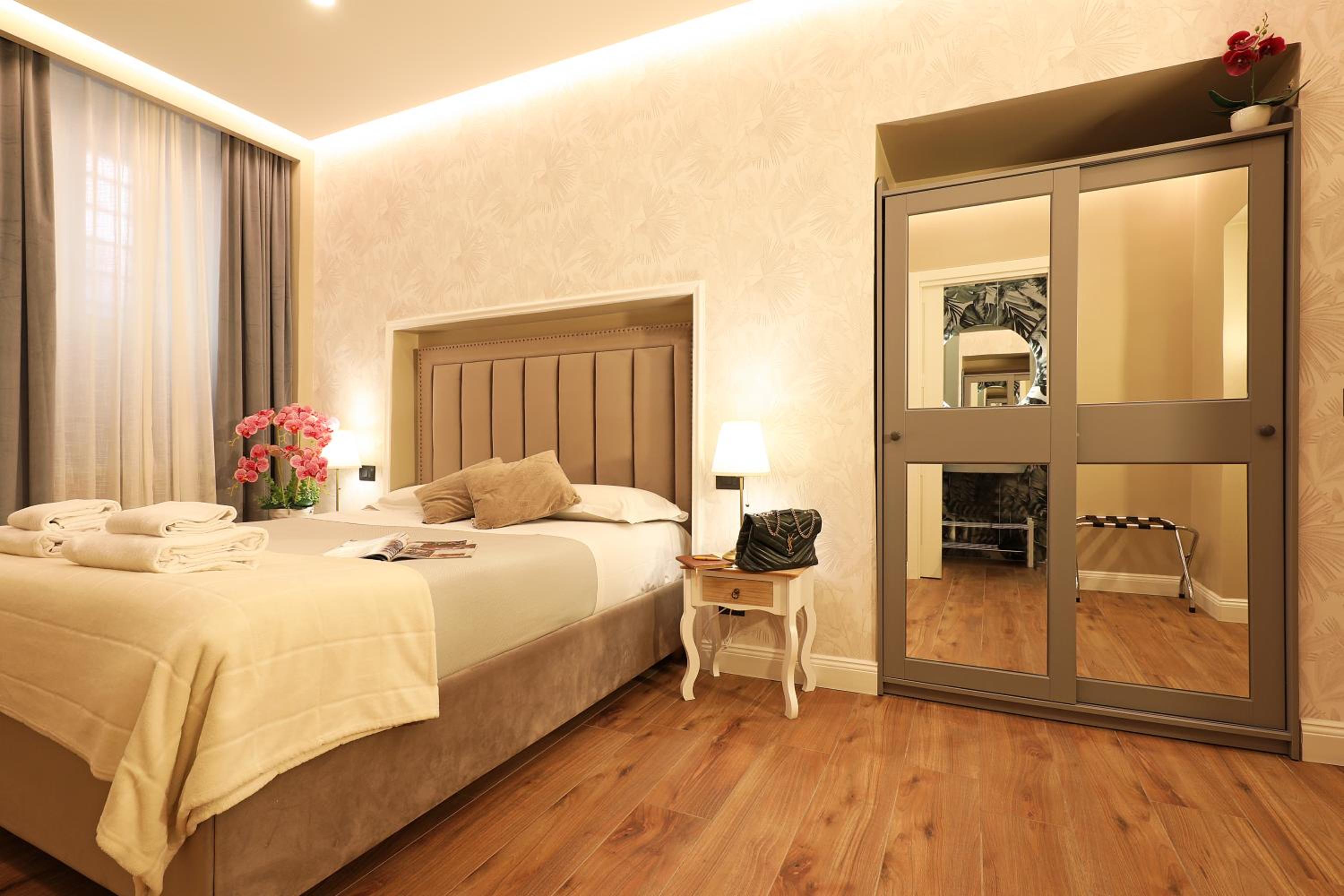 Grand Tour Rome Suites - Liberty Collection