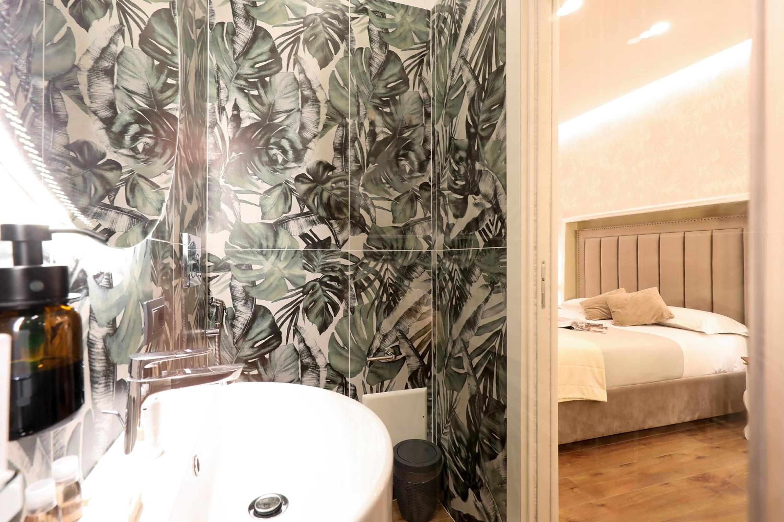 Grand Tour Rome Suites - Liberty Collection