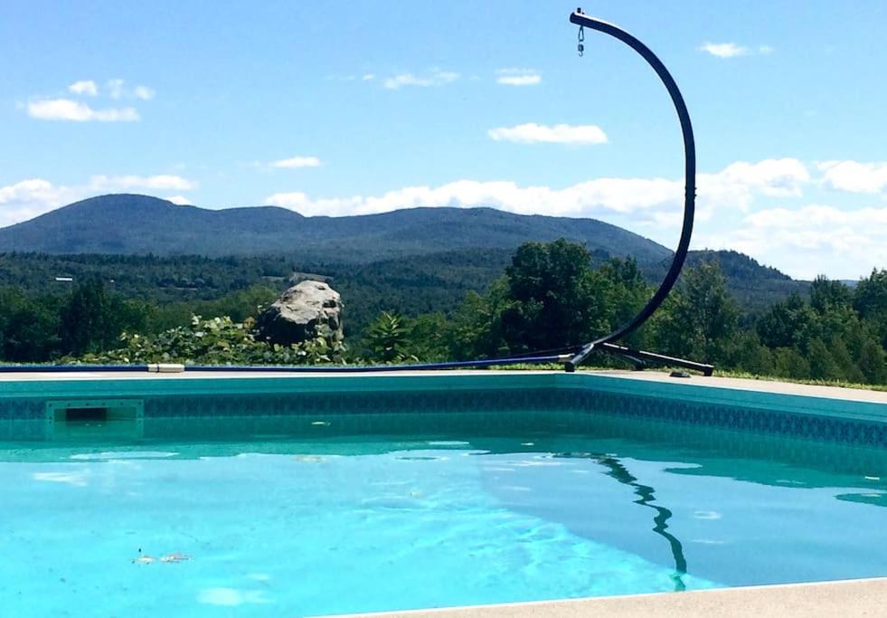 Spacious luxurious Villa, bright cottage, pool, Jacuzzi, sauna, nature