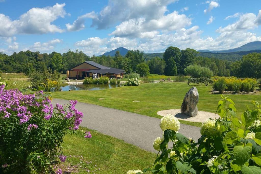 Spacious luxurious Villa, bright cottage, pool, Jacuzzi, sauna, nature