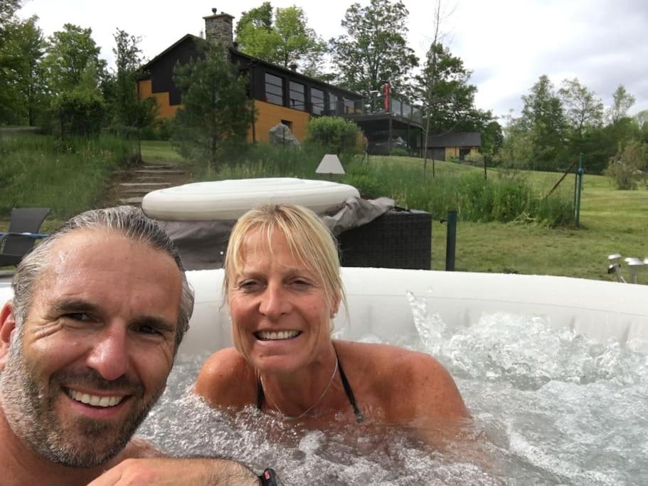 Spacious luxurious Villa, bright cottage, pool, Jacuzzi, sauna, nature