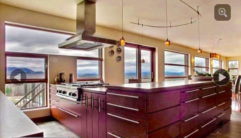 Spacious luxurious Villa, bright cottage, pool, Jacuzzi, sauna, nature