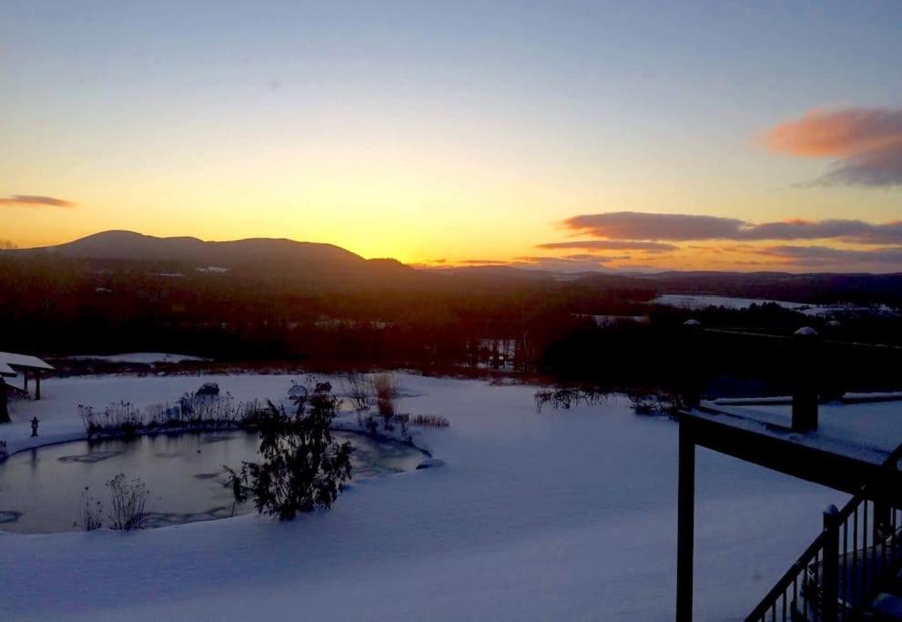 Spacious luxurious Villa, bright cottage, pool, Jacuzzi, sauna, nature