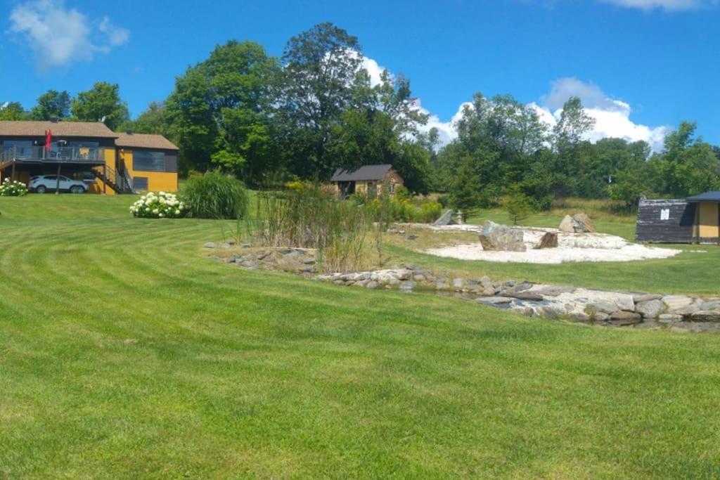 Spacious luxurious Villa, bright cottage, pool, Jacuzzi, sauna, nature