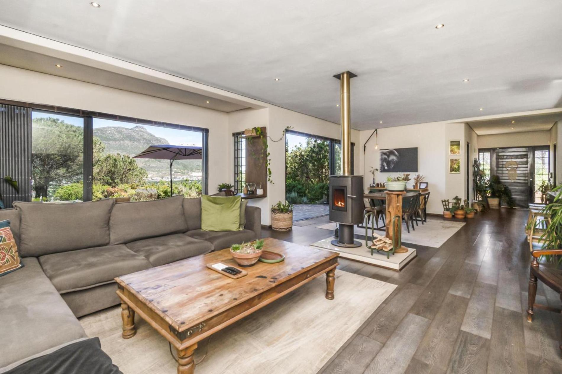 Hout Bay Coastal Villa with Mountain Views view 2