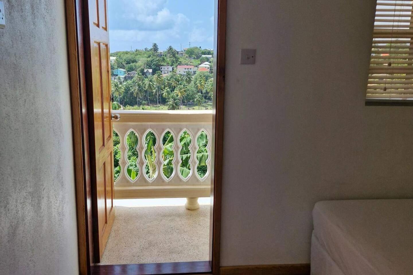 Micoud - 2-Bedroom Villa - Pool - Free Parking