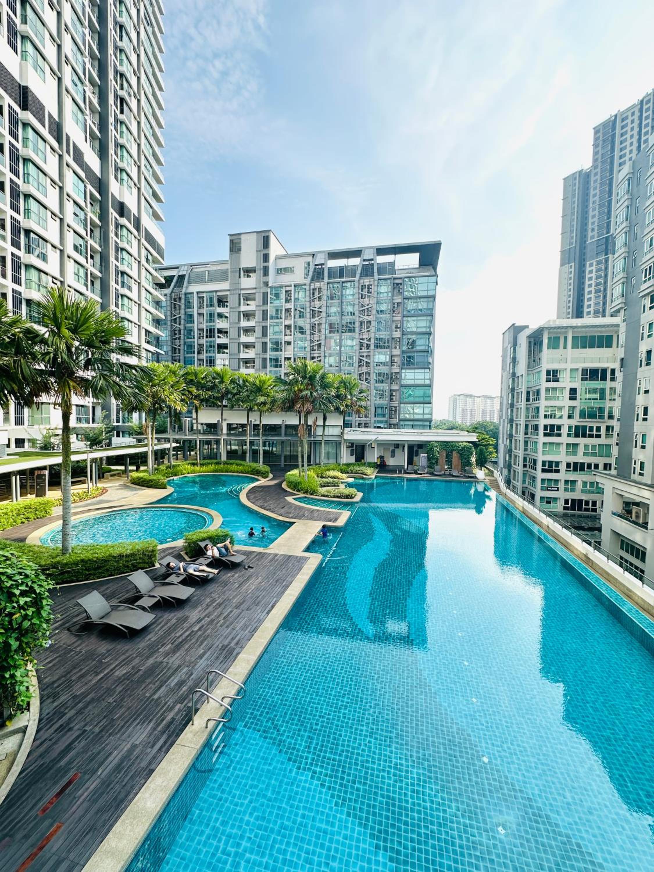 V Residence Suites-3A