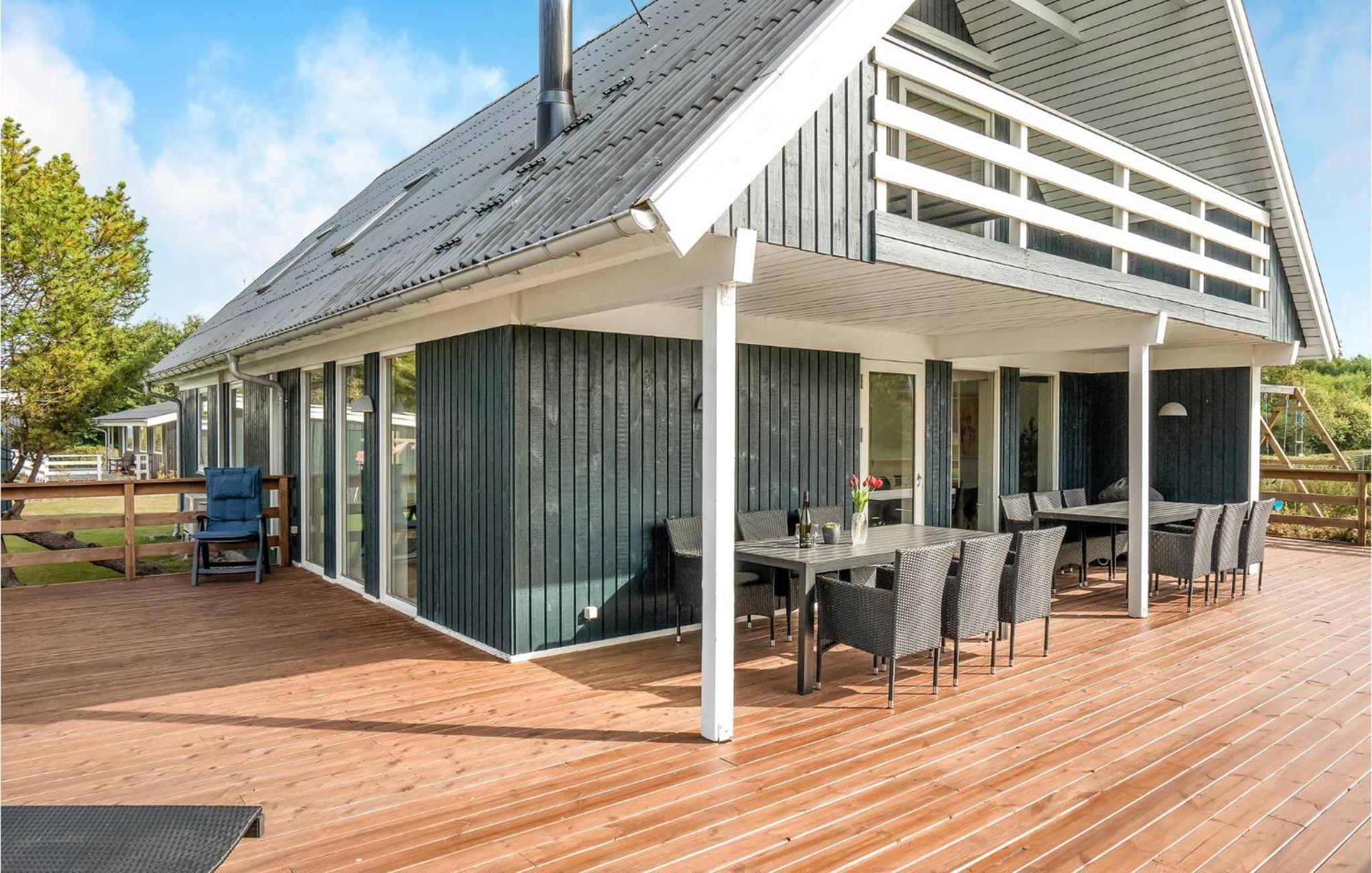 Amazing Home In Glesborg With Sauna