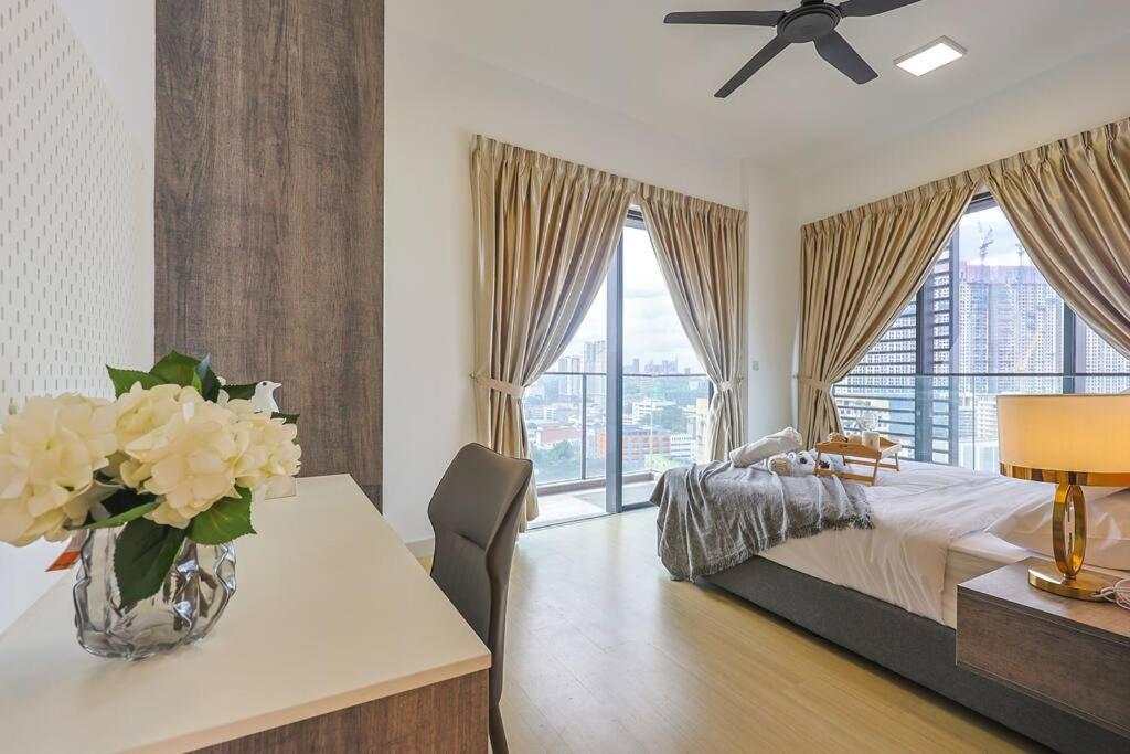 Continew TRX Corner 2-BR, 2 Balconies City Views