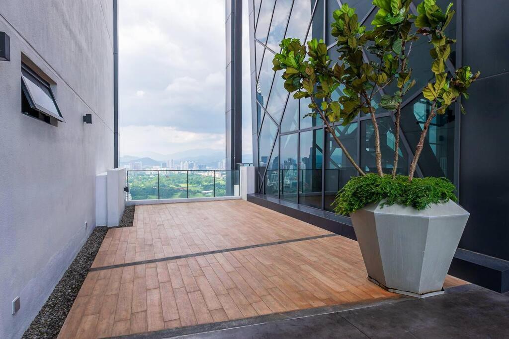 Continew TRX Corner 2-BR, 2 Balconies City Views