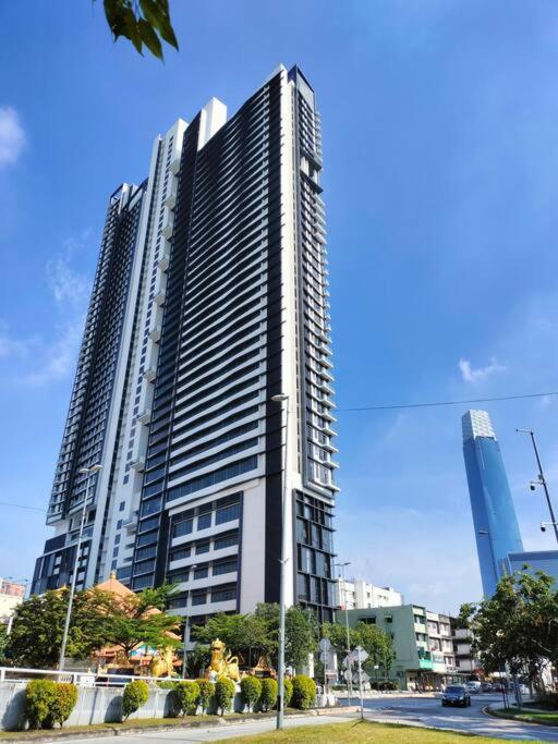 Continew TRX Corner 2-BR, 2 Balconies City Views