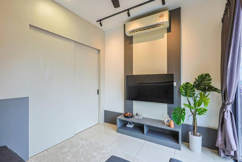 Continew TRX Corner 2-BR, 2 Balconies City Views
