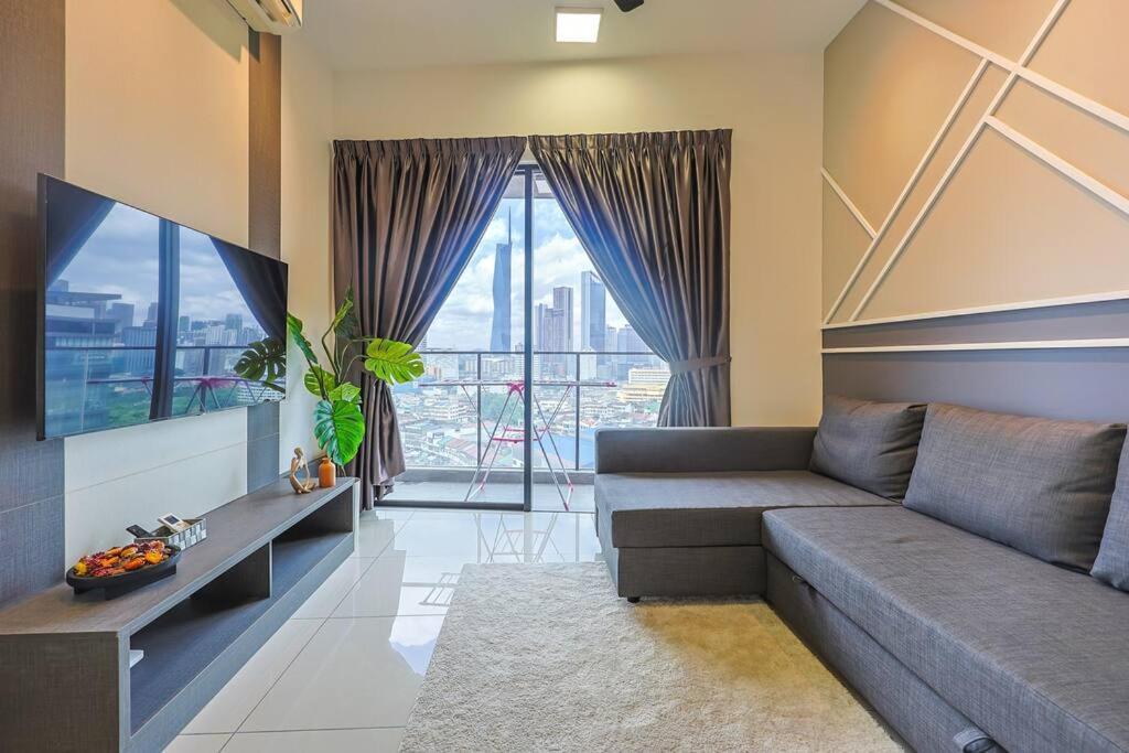 Continew TRX Corner 2-BR, 2 Balconies City Views