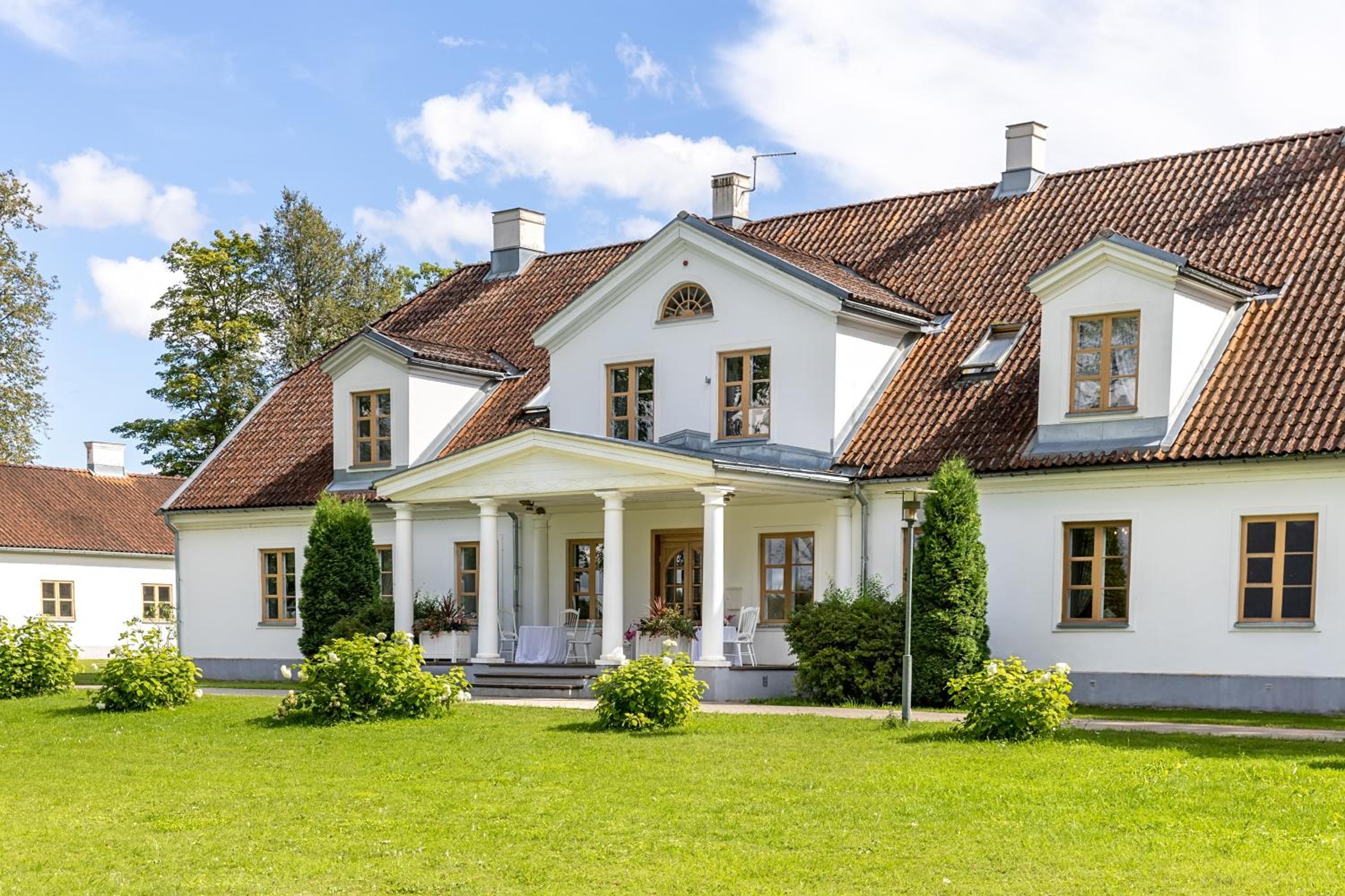 Hotel Skangaļu muiža - Image 1