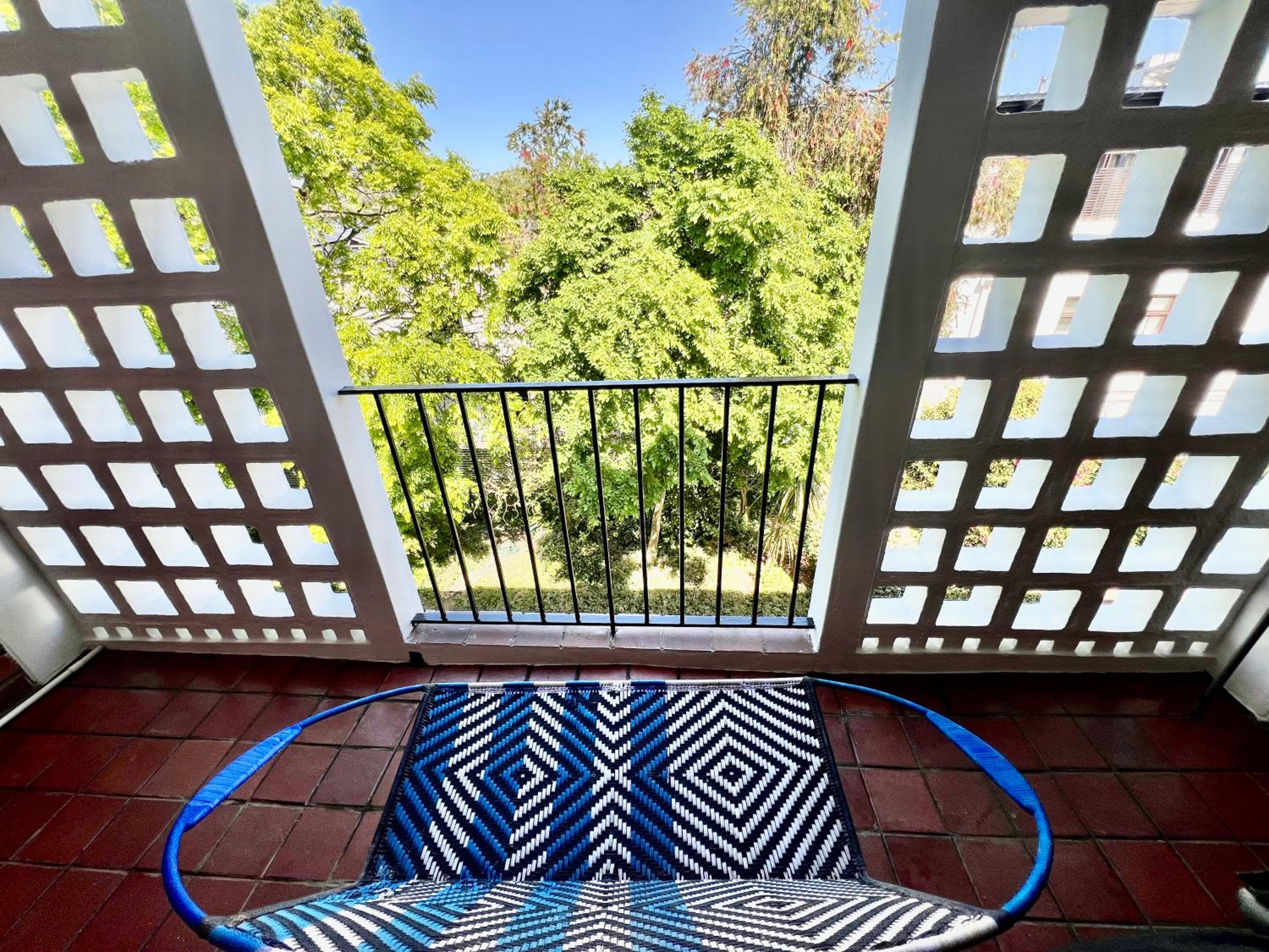 2 Bedroom Apartment On Dorp St - Prime Location view 3